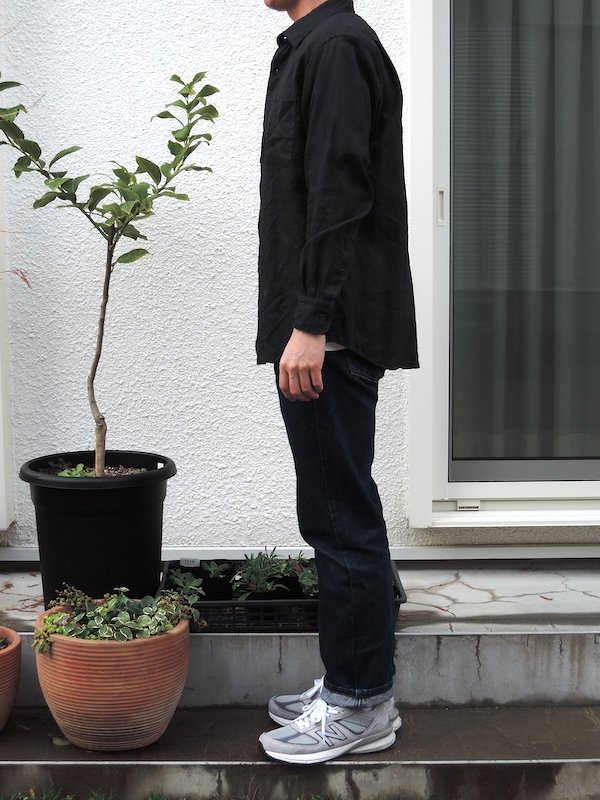 175cm／70kg　UNIQLO Premium Linen Shirts　L　09 BLACK着用画像