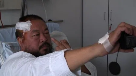 逮捕・拘束、不屈の艾未未（アイ・ウェイウェイ）は謝らない【生い立ち
