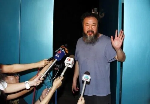 逮捕・拘束、不屈の艾未未（アイ・ウェイウェイ）は謝らない【生い立ち