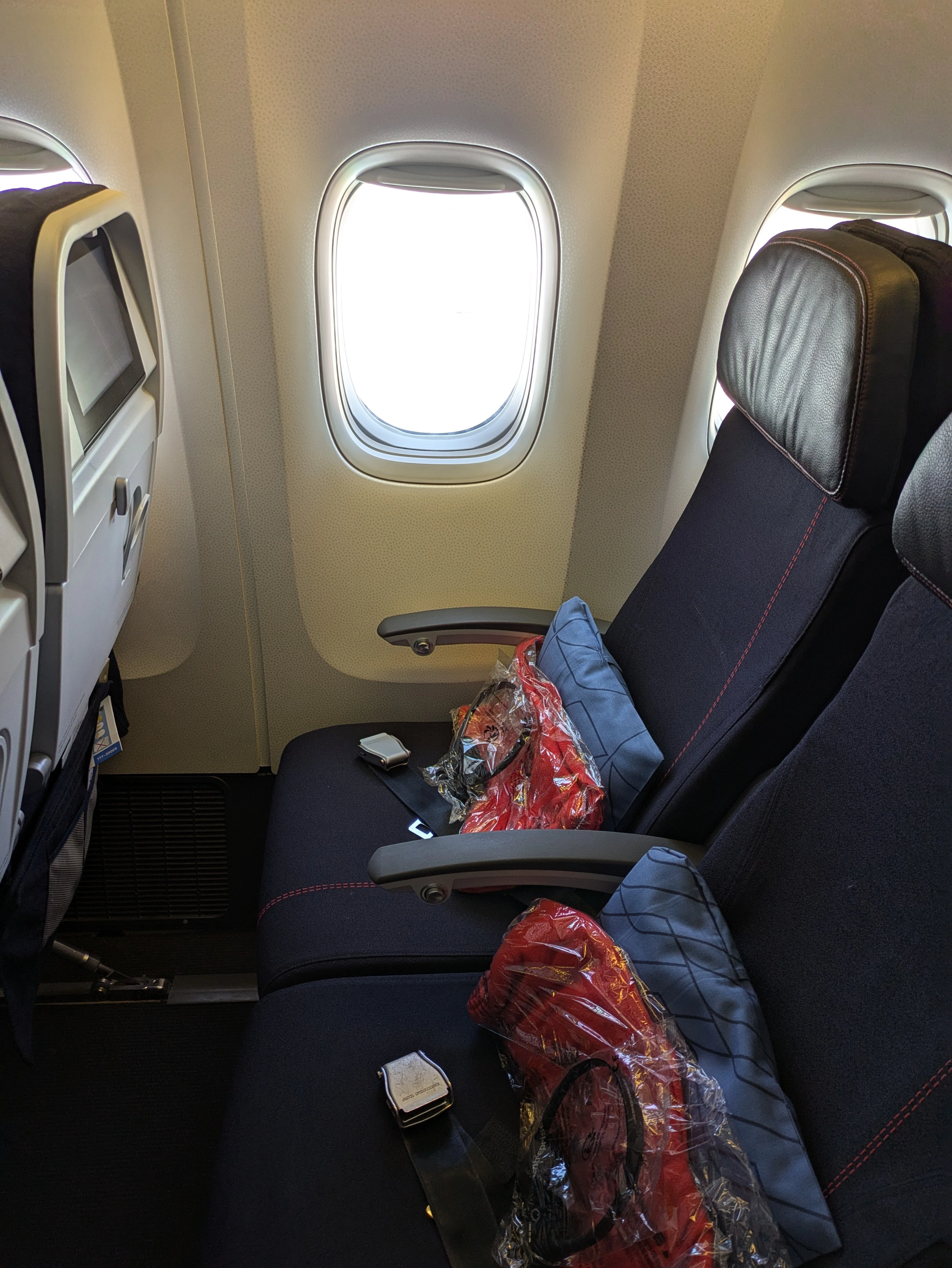 AIR France ♪旅のお供♪ My First Air France Flight and In-Flight Meals: Kuko's Paris