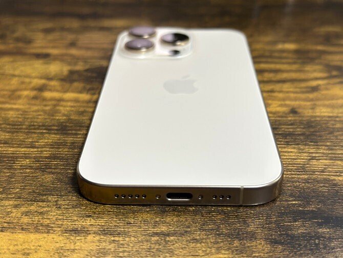 iPhone 16 Pro デザートチタニウム 128GB」がやってきた!開封の iPhone 16 Pro デザートチタニウム 128GB」がやってきた!開封の