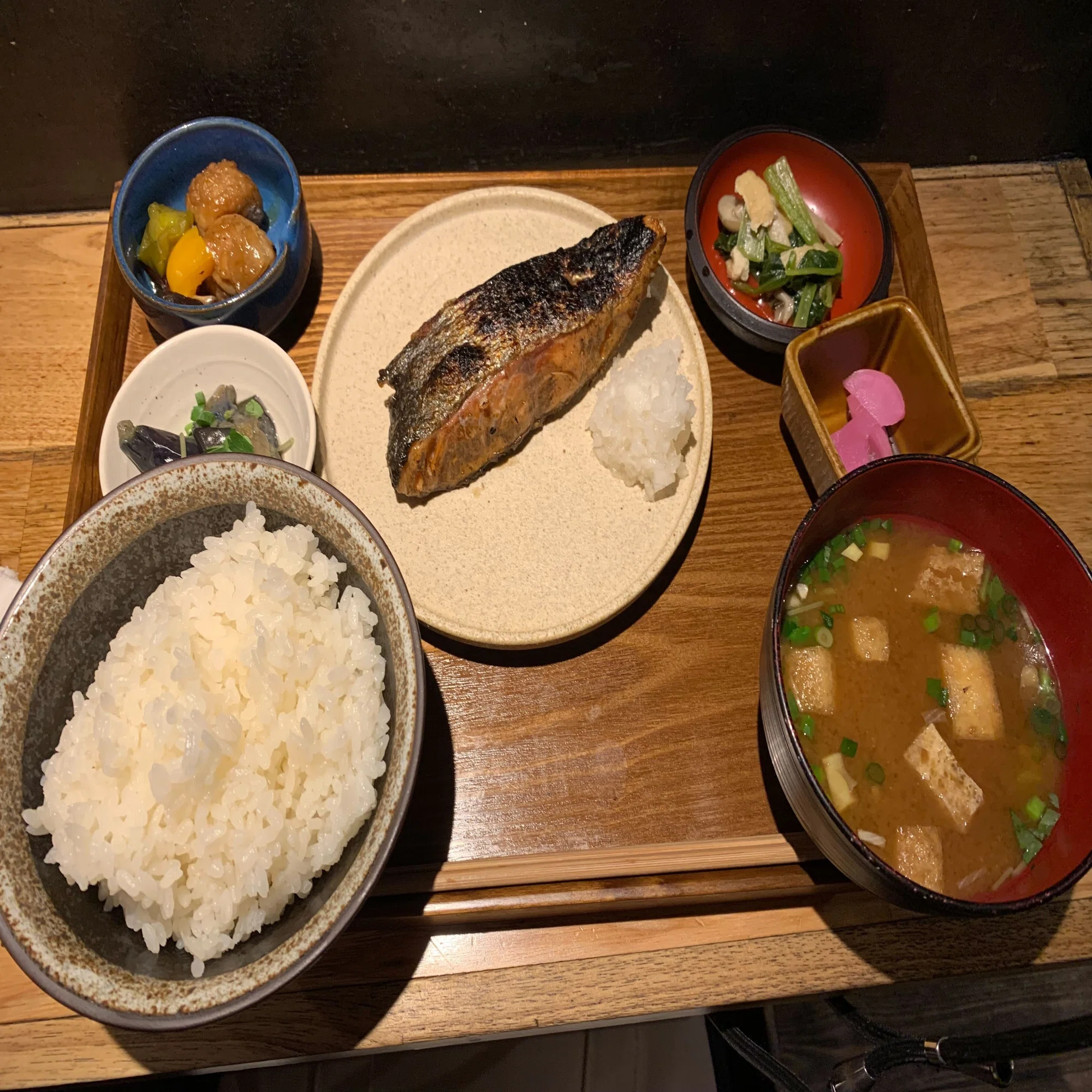 新宿 三 丁目 ランチ 定食