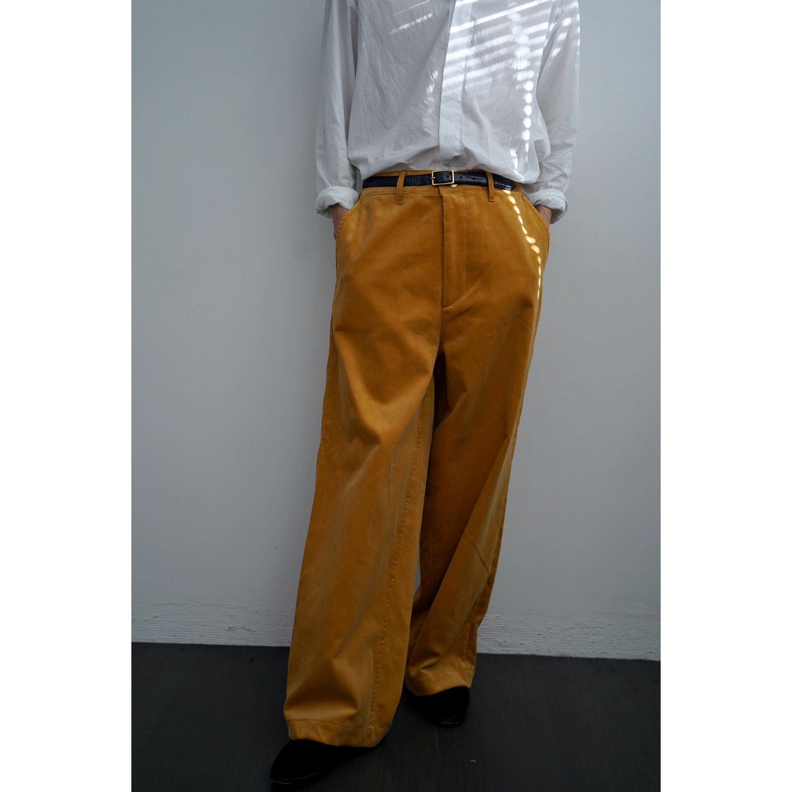 【本日限定値下げ】極美品！iamdork バギーワイドチノパン 349c8f6b24f875f078e26eed6ca3be