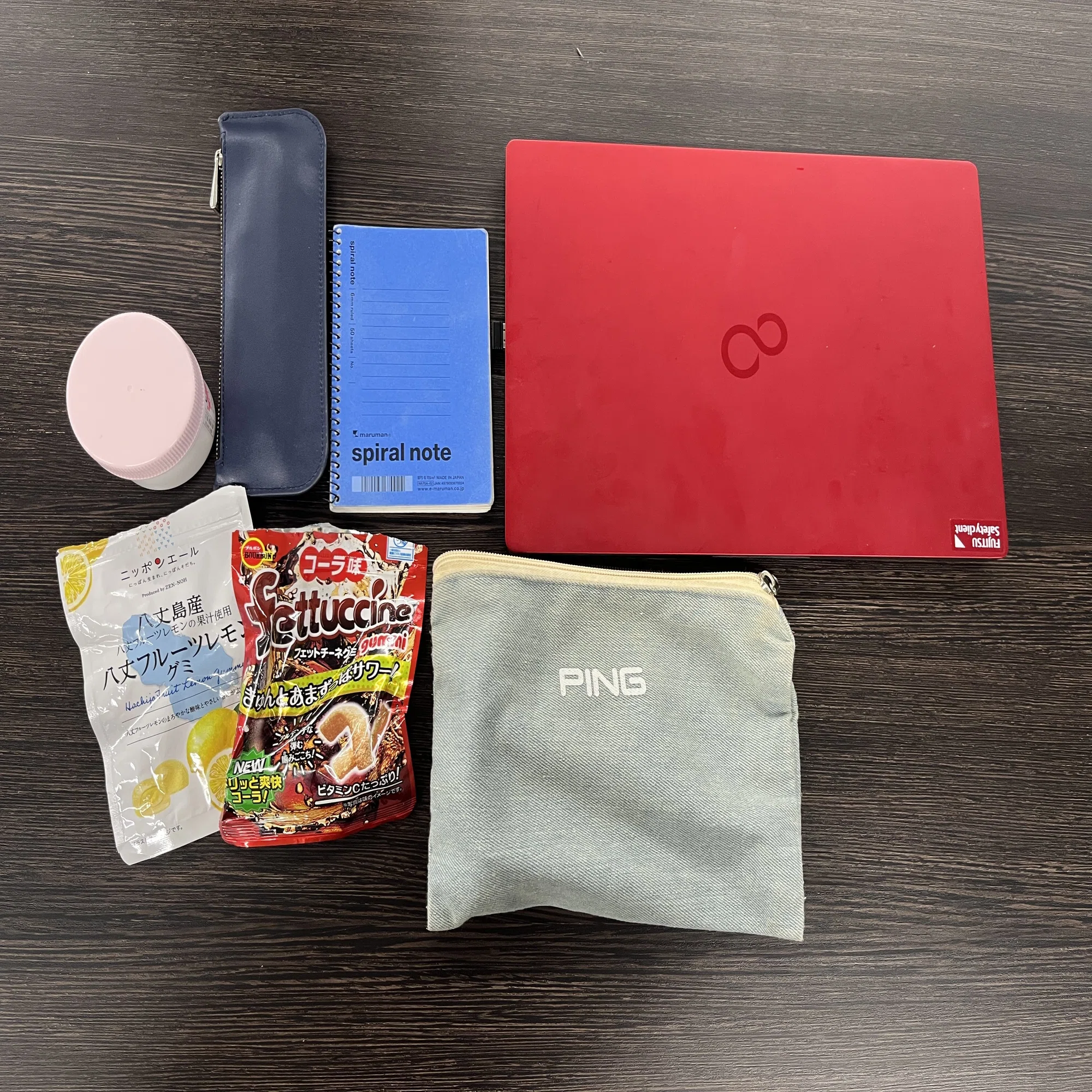 抜き打ちチェック！富士通グループ新卒採用担当のバッグの中身を、見せ 