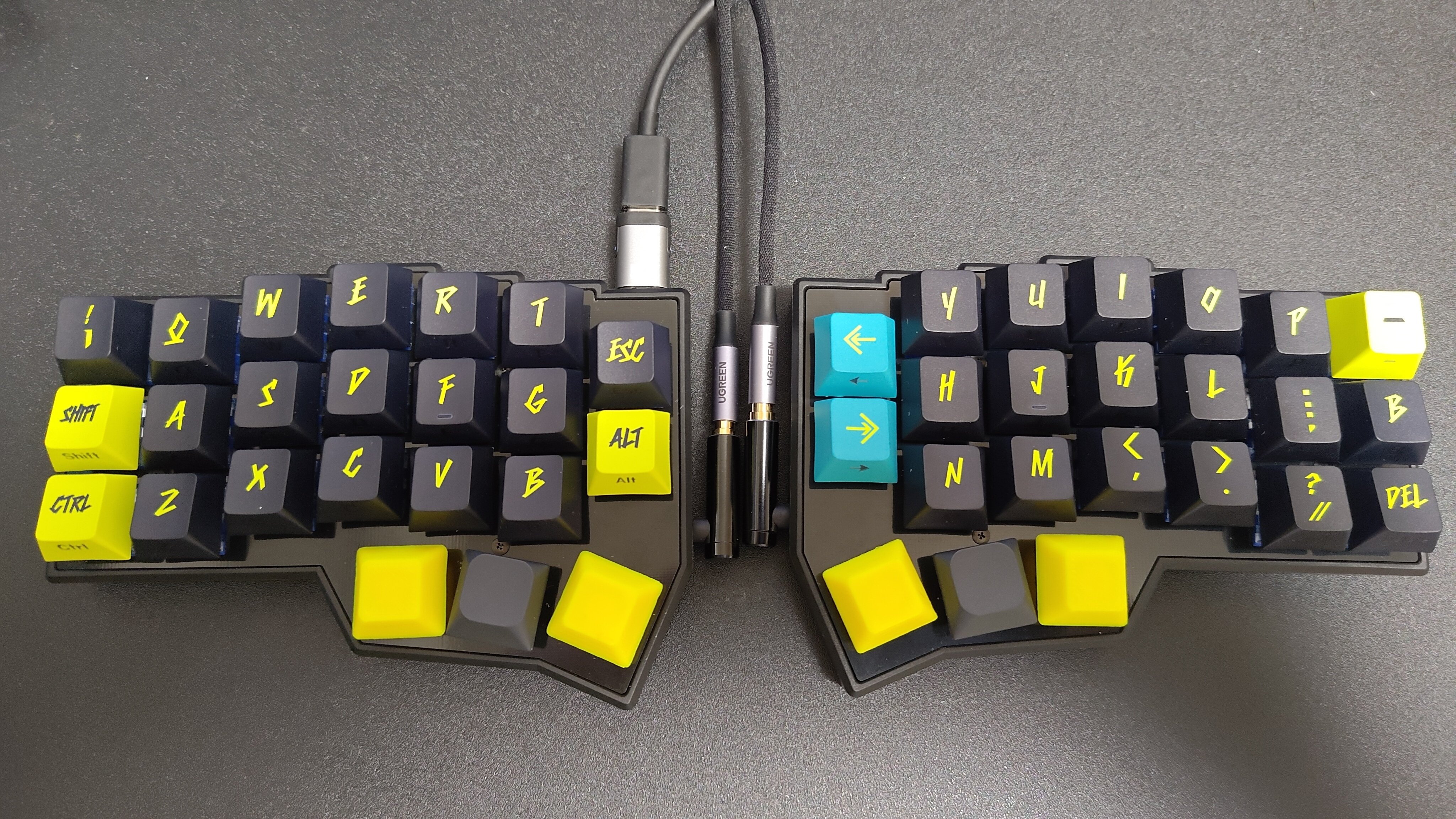 Corne V4 Cherryのキーキャップ購入(サイバーパンク仕様)|鉢-bit Corne V4 Cherryのキーキャップ購入(サイバーパンク仕様)|鉢-bit