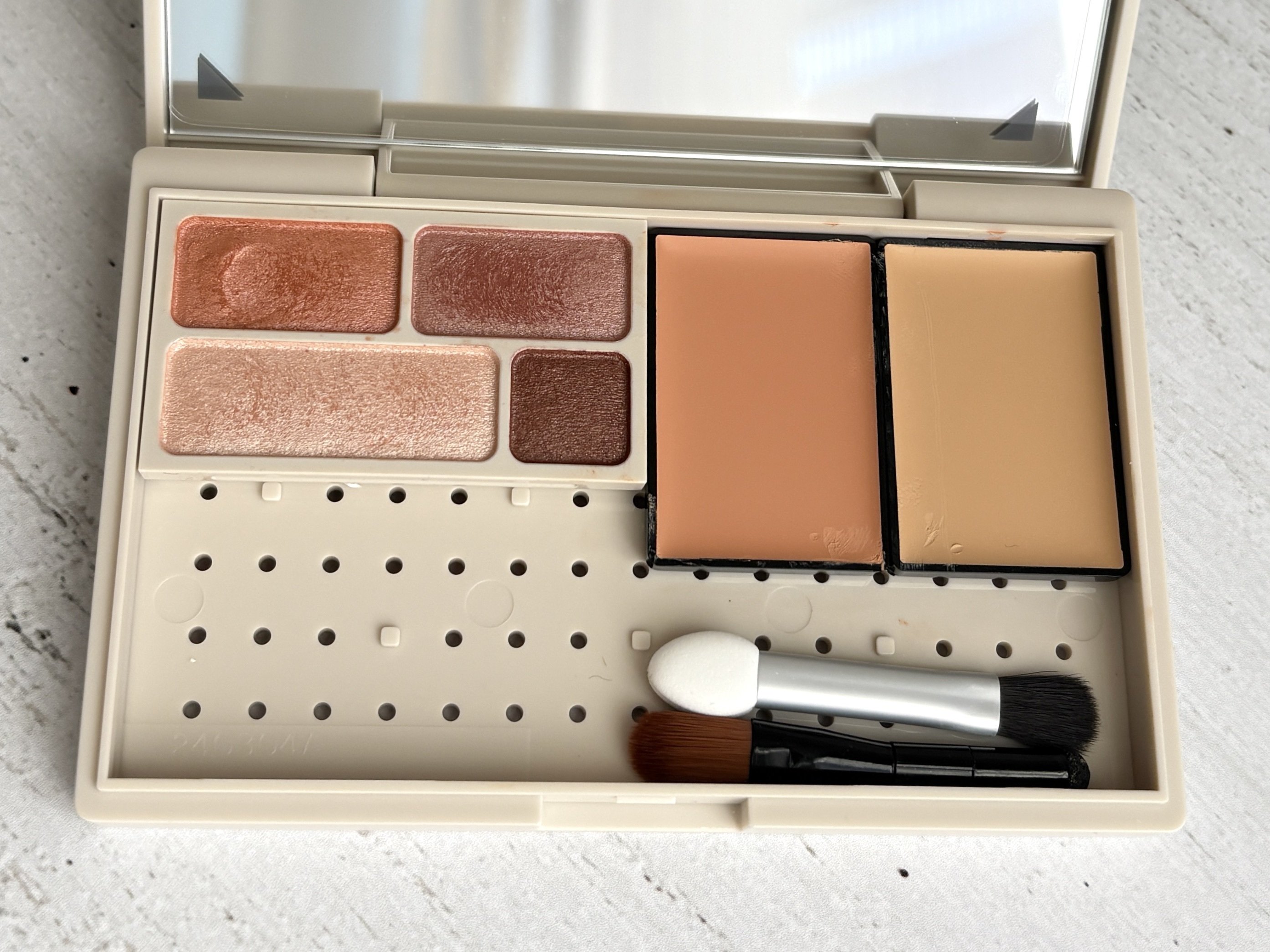 すっきり&時短でうれしい「無印良品のメイクパレット」｜杉浦百香（も