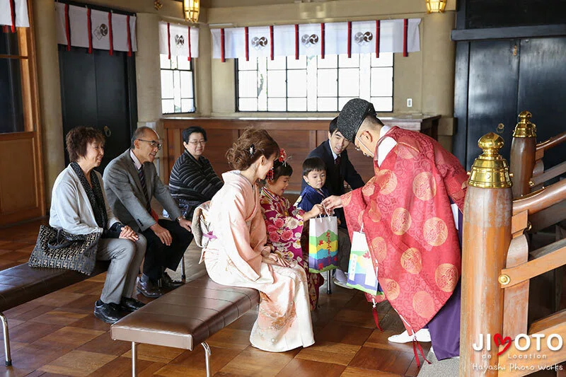 大阪の神社で七五三出張撮影