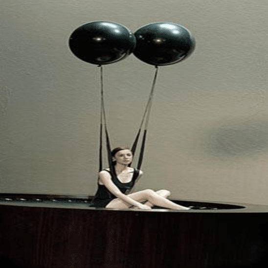 世界に問いを発するコレクション：フセイン・チャラヤン｜横井くん