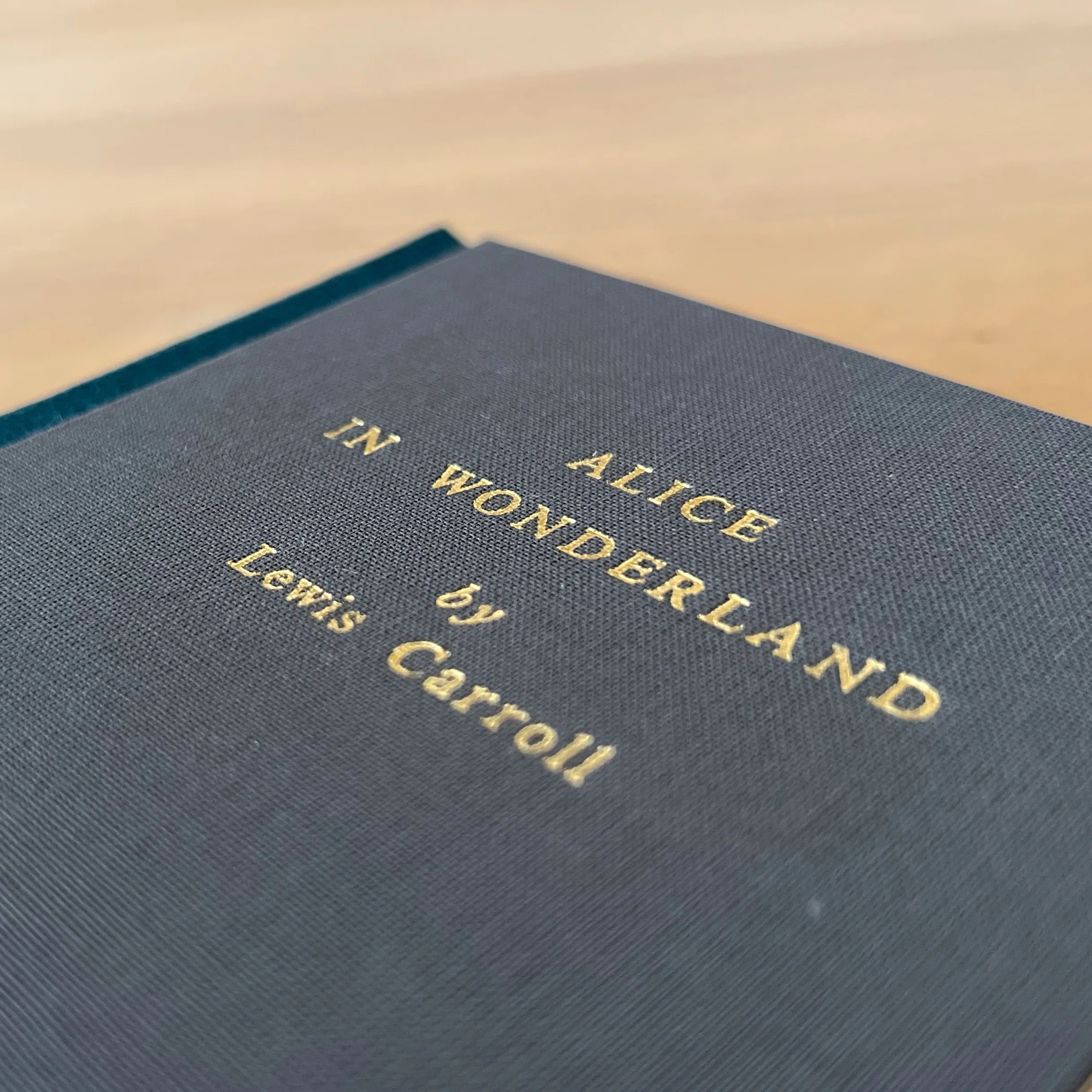 製本記】 Alice in Wonderland ｜ 丸背・ドイツ装｜永岡 綾（編集者