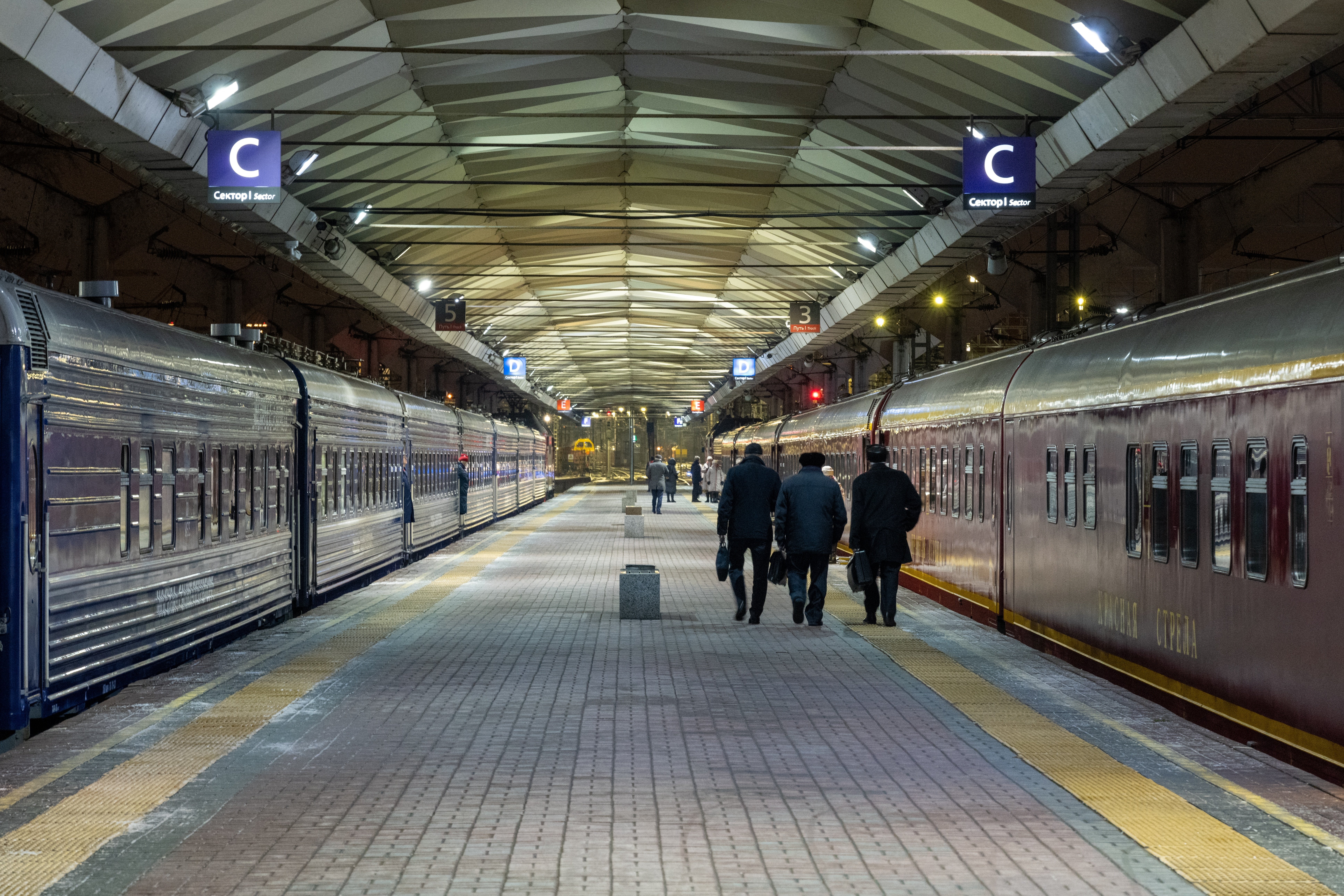 人民鉄路の看板列車を探せ｜plo