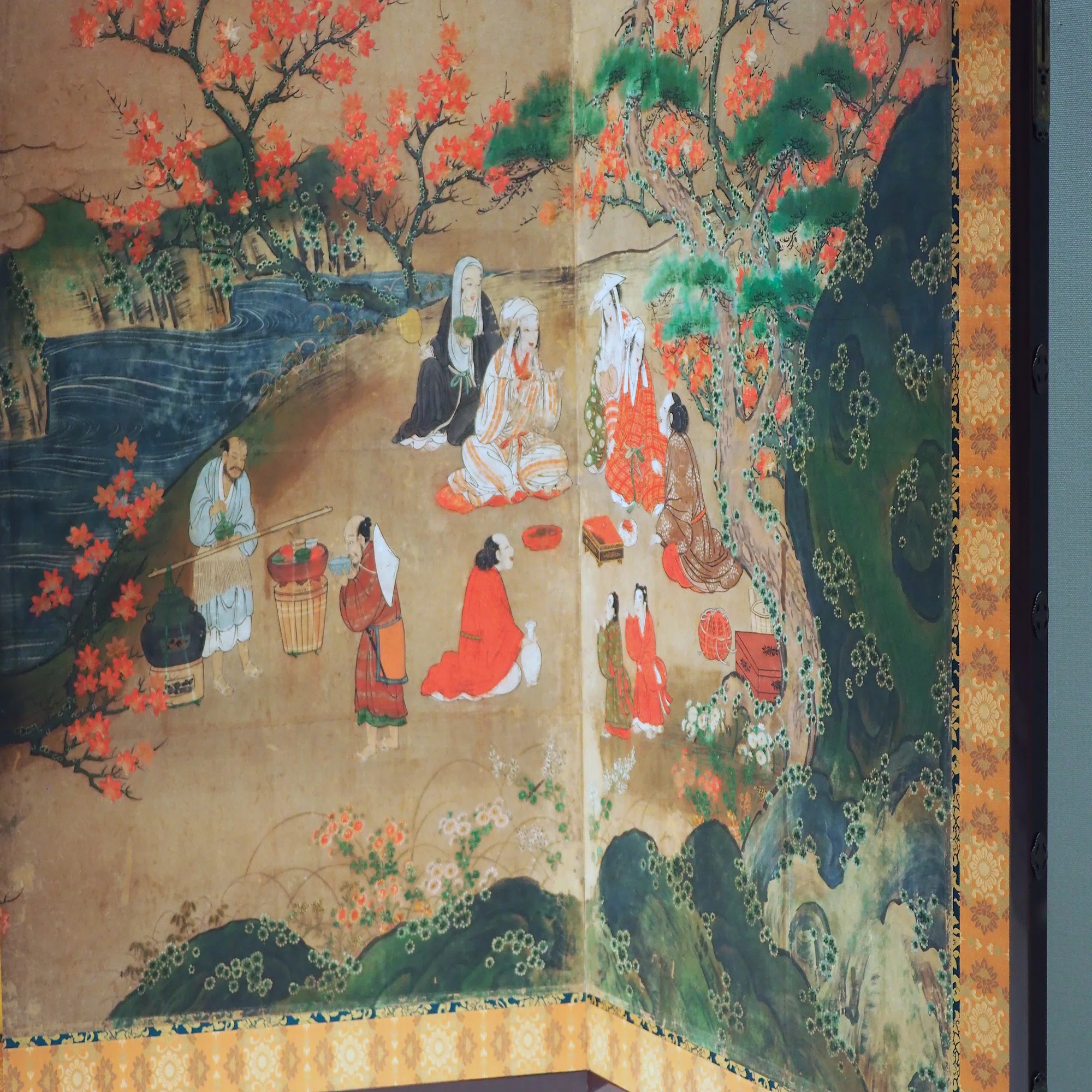 安土桃山時代のパーティーピーポーを描いた国宝《観楓図屏風》……の複製 