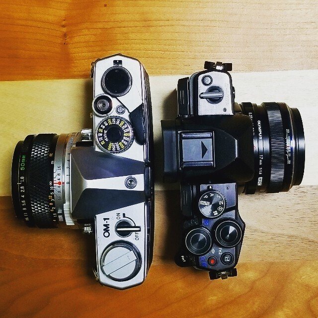OLYMPUS E-M10 mark2 美品 OM-D オリンパス ミラーレス OLYMPUS E-M10 Mark II レンズ