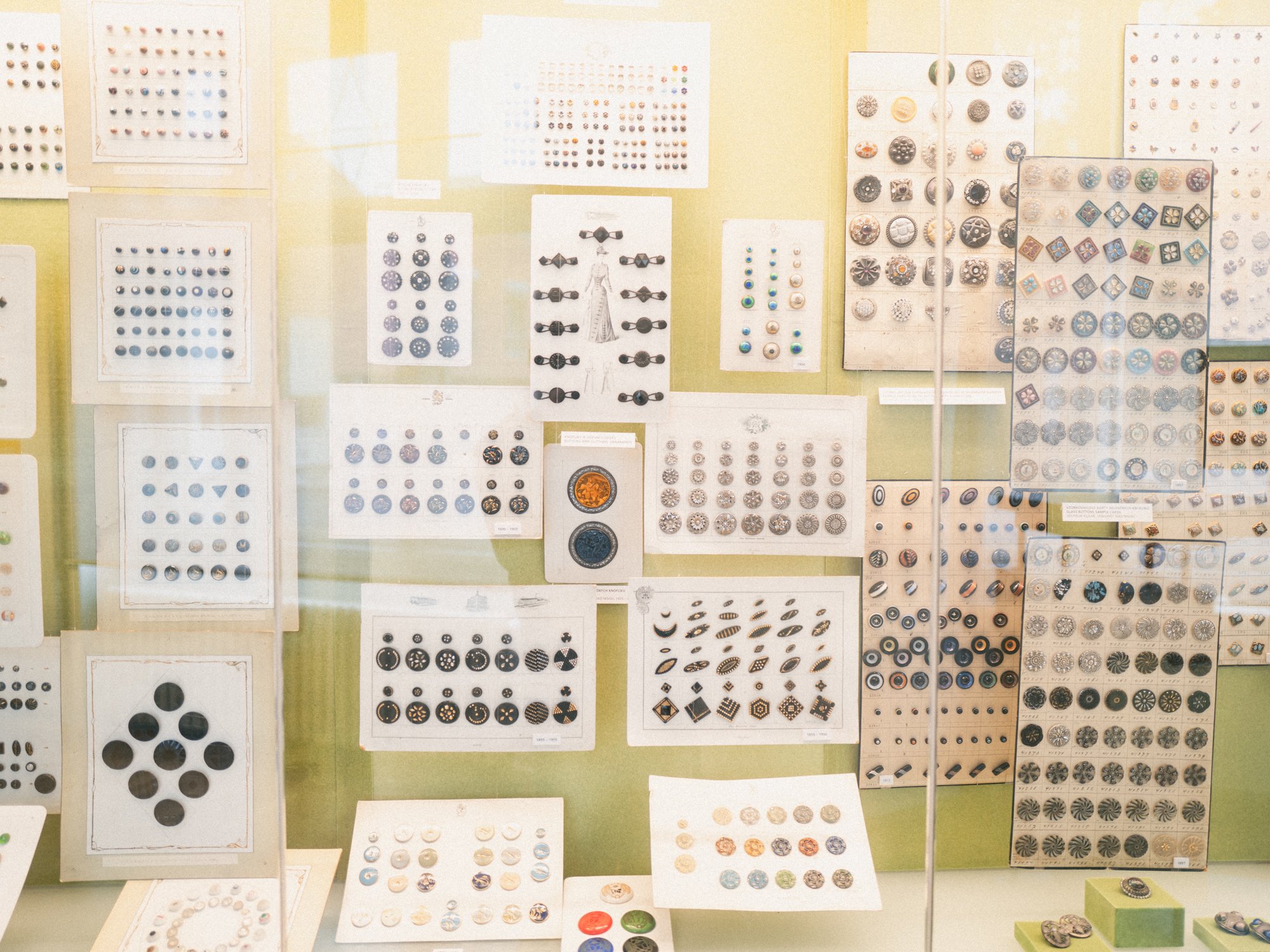 ボヘミアングラス 歴史 紀行 ボヘミアガラス - Wikipedia