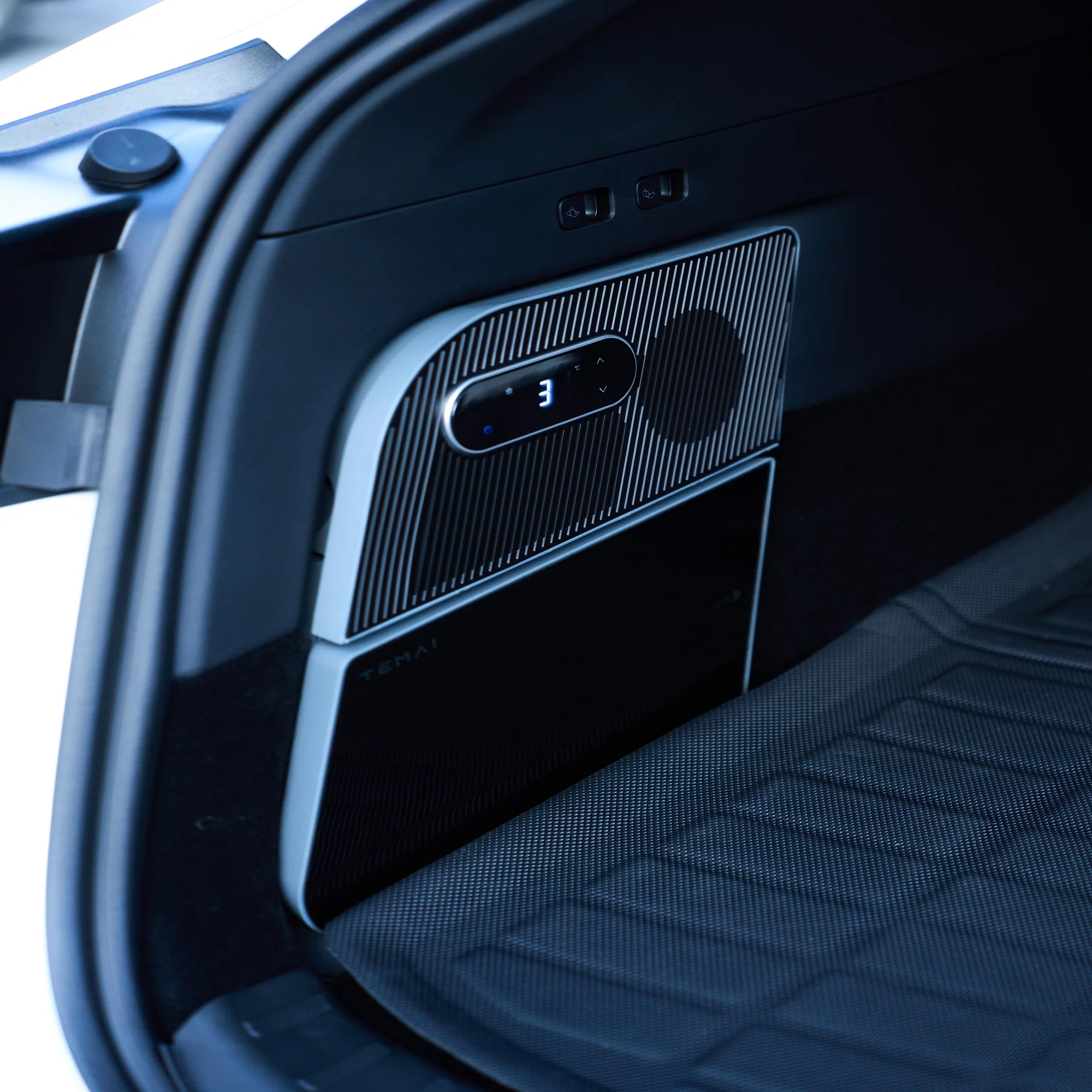 TESLAモデルY専用の冷蔵庫｜SCoF
