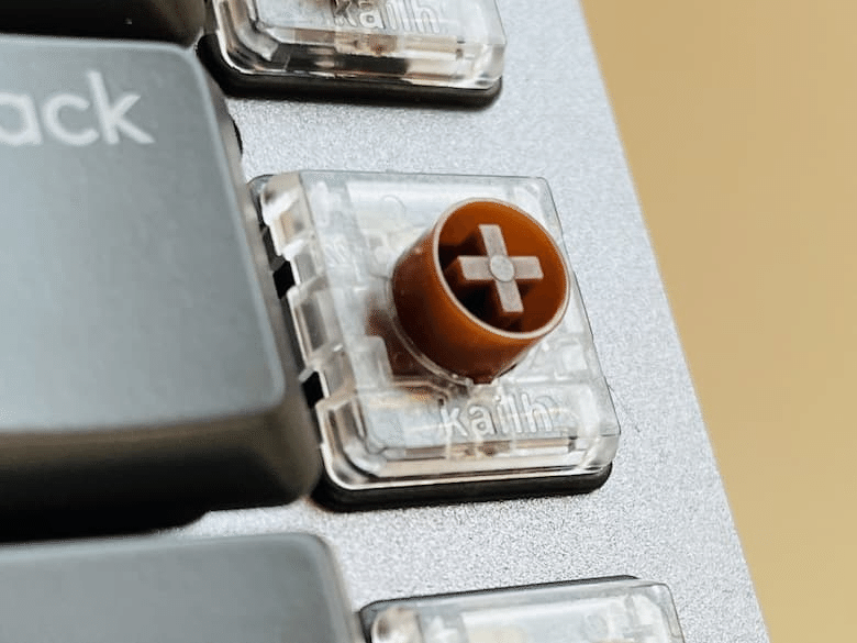 MX Mechanical mini 比較レビュー。赤軸と茶軸で迷ったあなたの