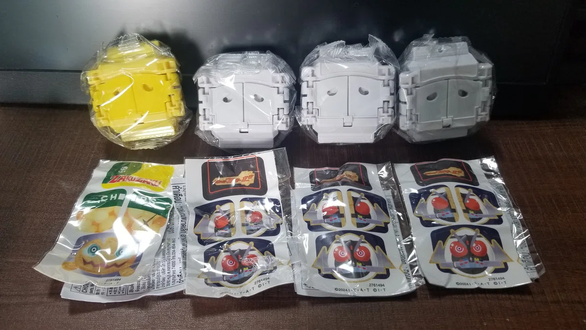 Masked Rider's Vulcan I got so many duplicates that I'm going to sacrifice them for an ...