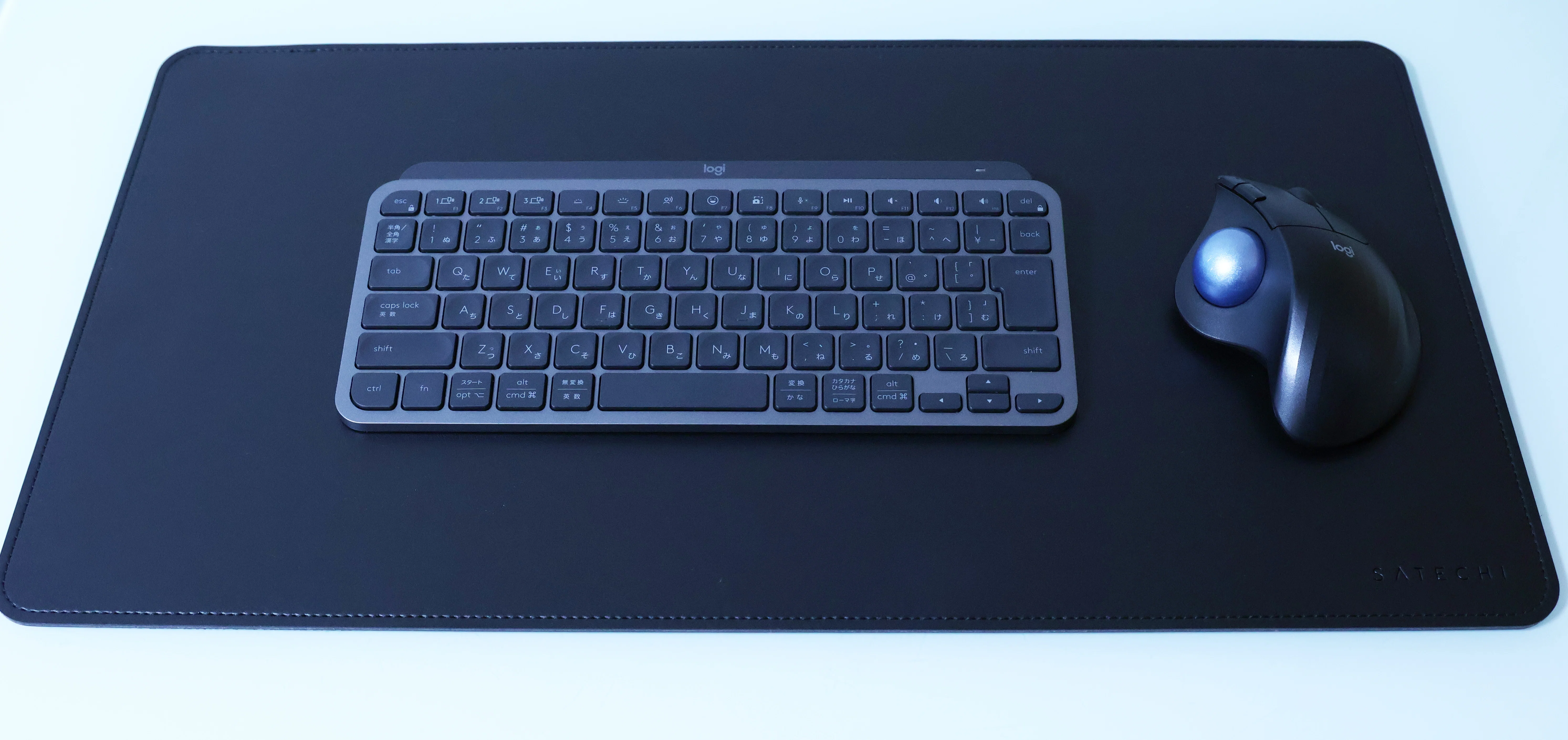 【新品同様】Satechi Bluetoothキーボード& デスクマット 1728806936-