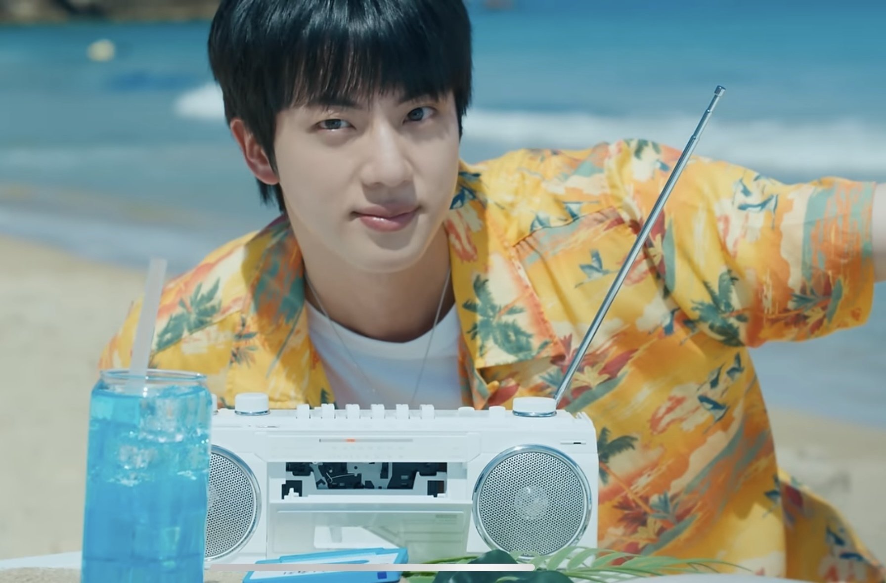 BTS Jin : 面白いのにハンサム大渋滞なSuper Tuna (Extended ver