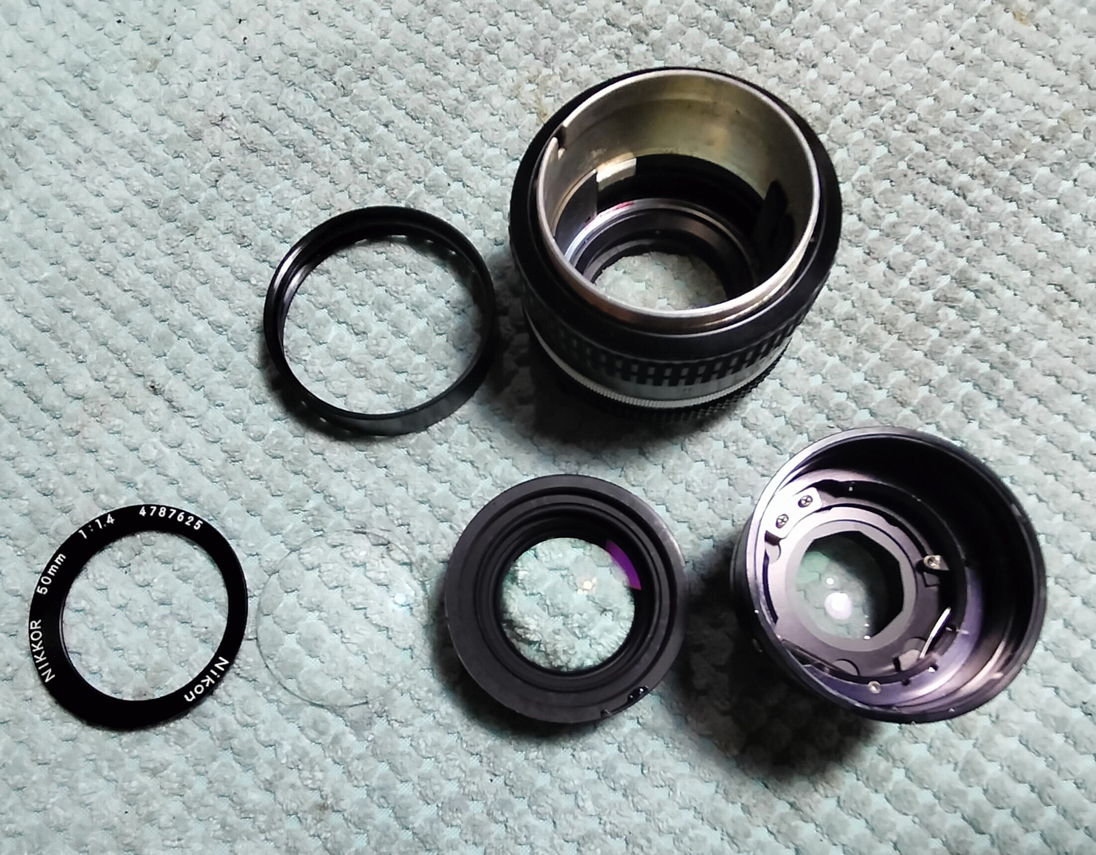 ニコンAi, Ai-sレンズの分解(Nikon Ai, Ai-s 50mm F/1.4 ニコンAi, Ai-sレンズの分解(Nikon Ai, Ai-s 50mm F/1.4