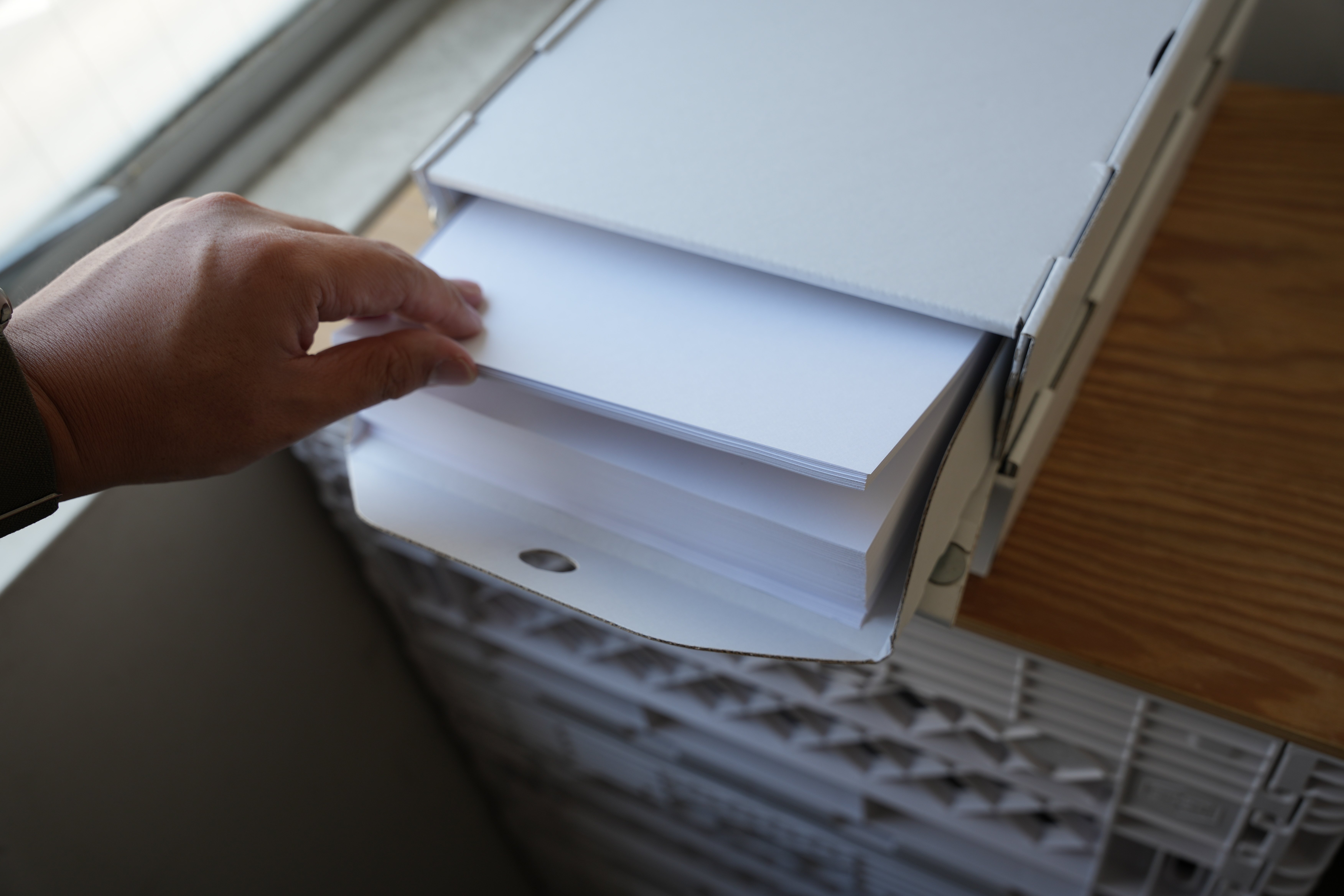 ドイツを旅したA4文具バカが、「A4コピー用紙500枚特化型収納箱」を