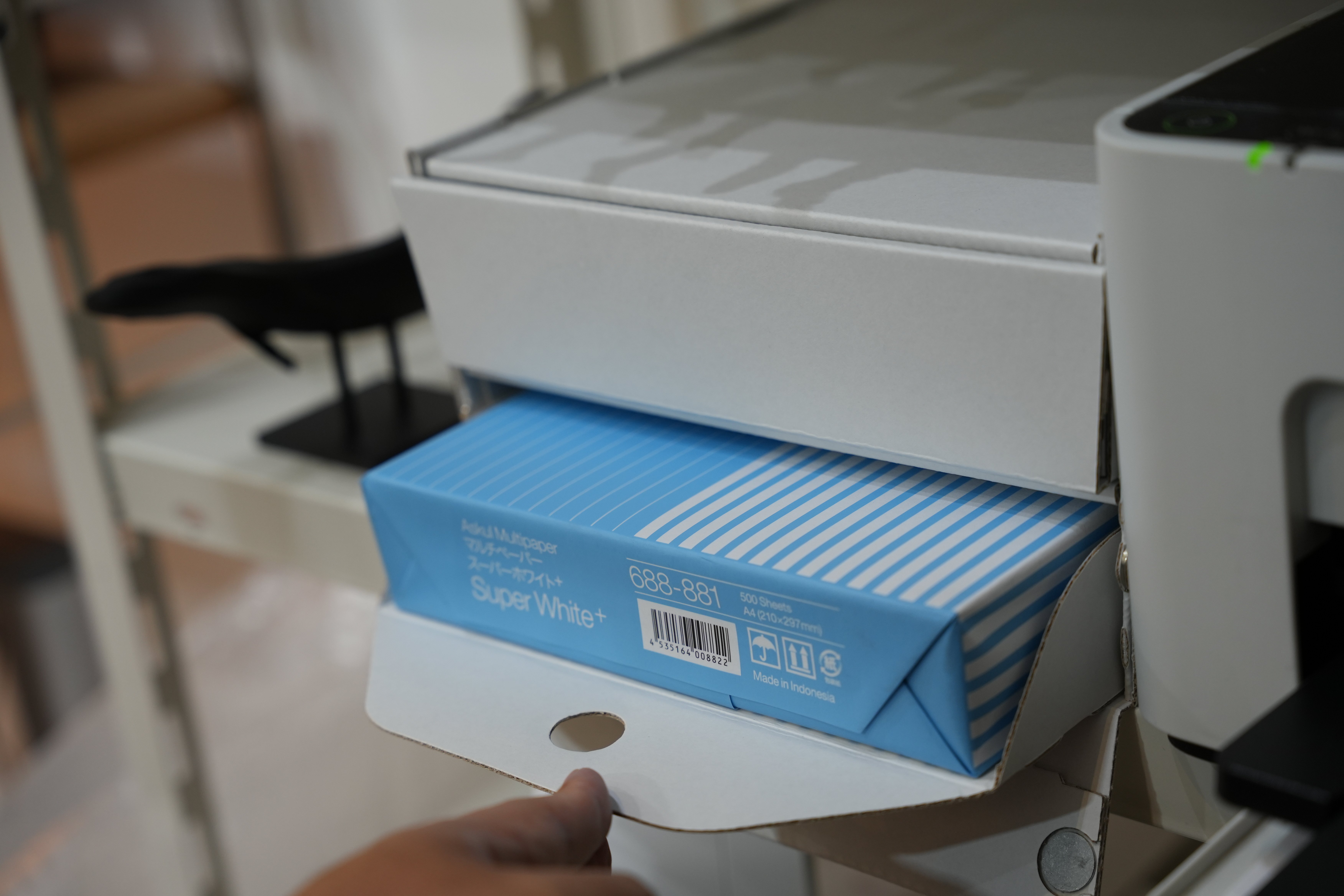 ドイツを旅したA4文具バカが、「A4コピー用紙500枚特化型収納箱」を