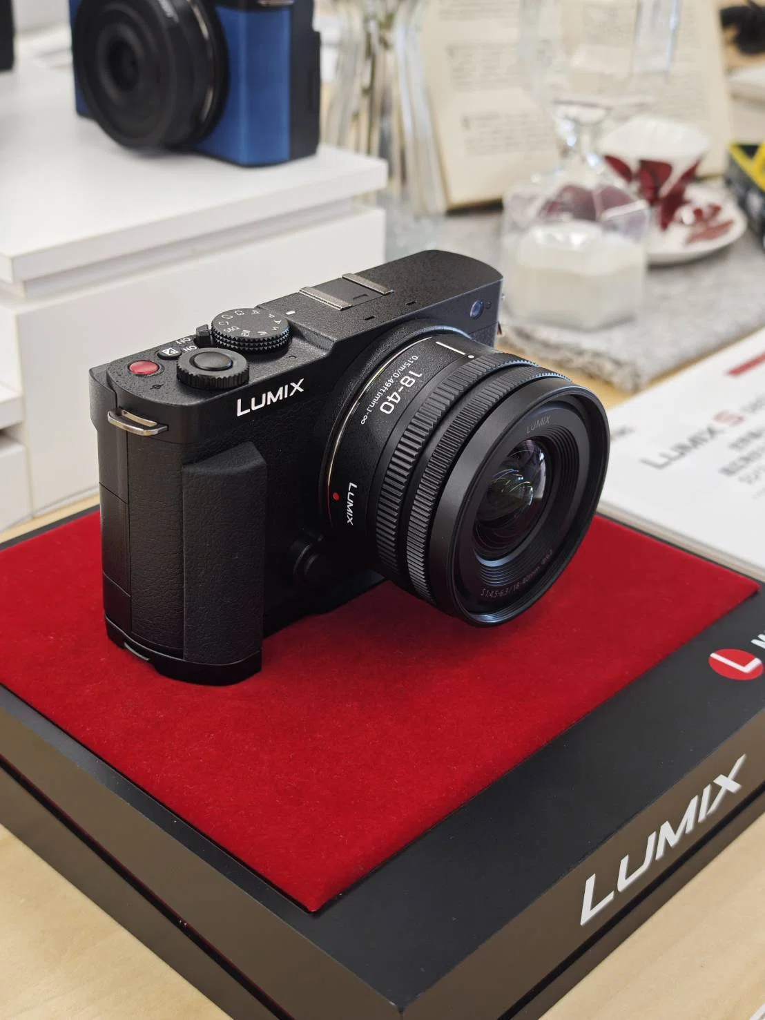 格安 LUMIX とらえ S9 中古品 18-40ズーム 26単焦点 カメラカバー