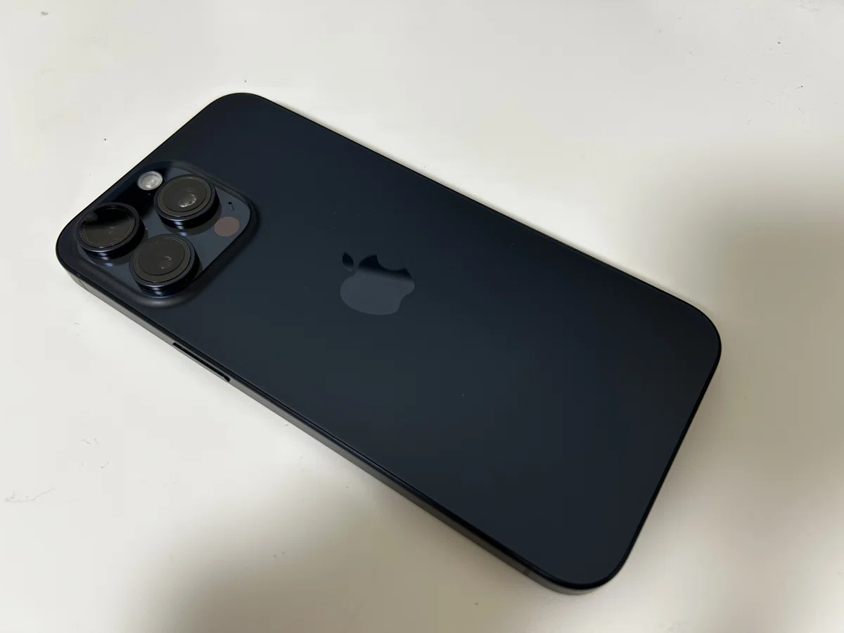 iPhone16シリーズ出たけど15promax買った話｜かものはし