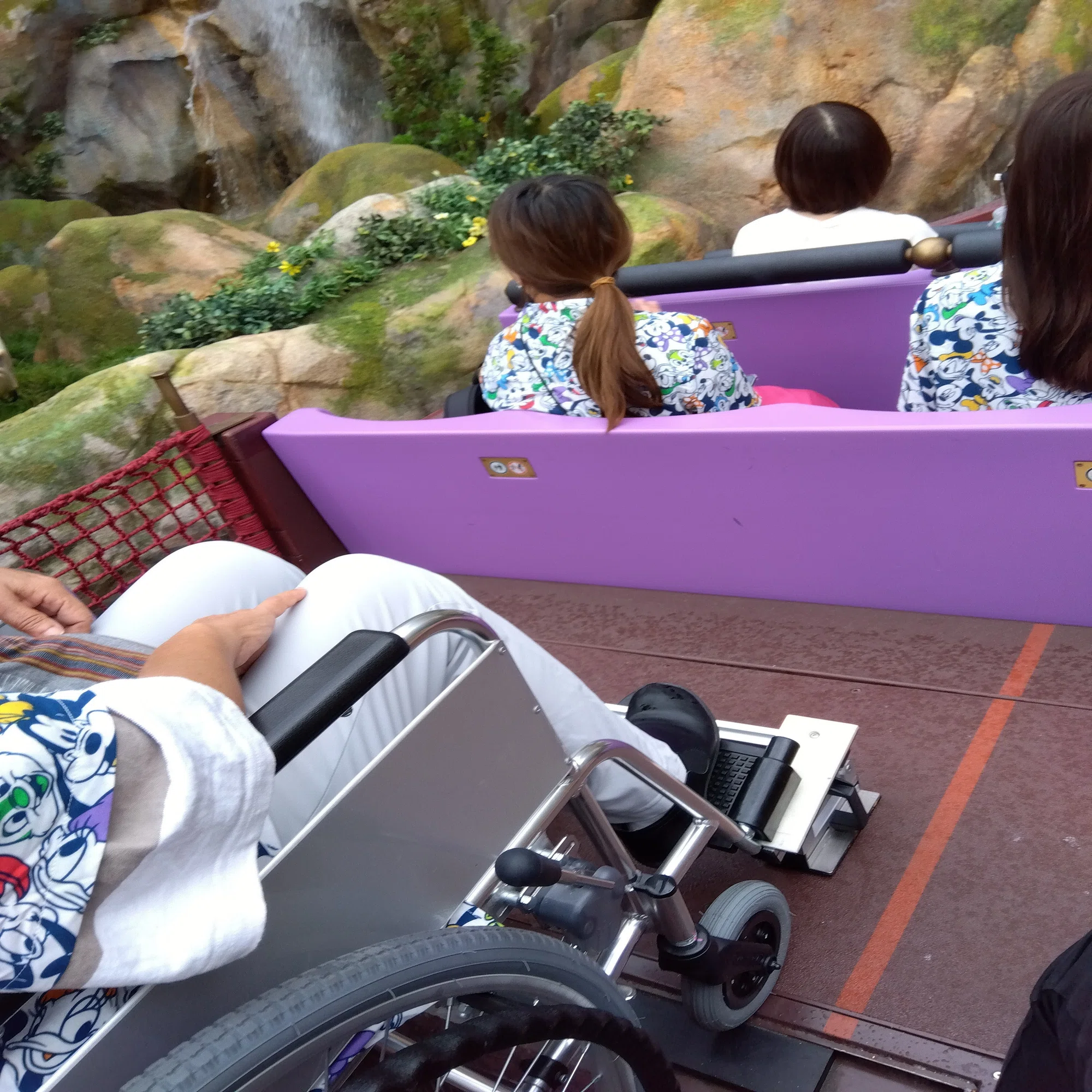 ディズニーリゾートを車椅子で楽しむ｜Peco Otaki（大多喜ぺこ）