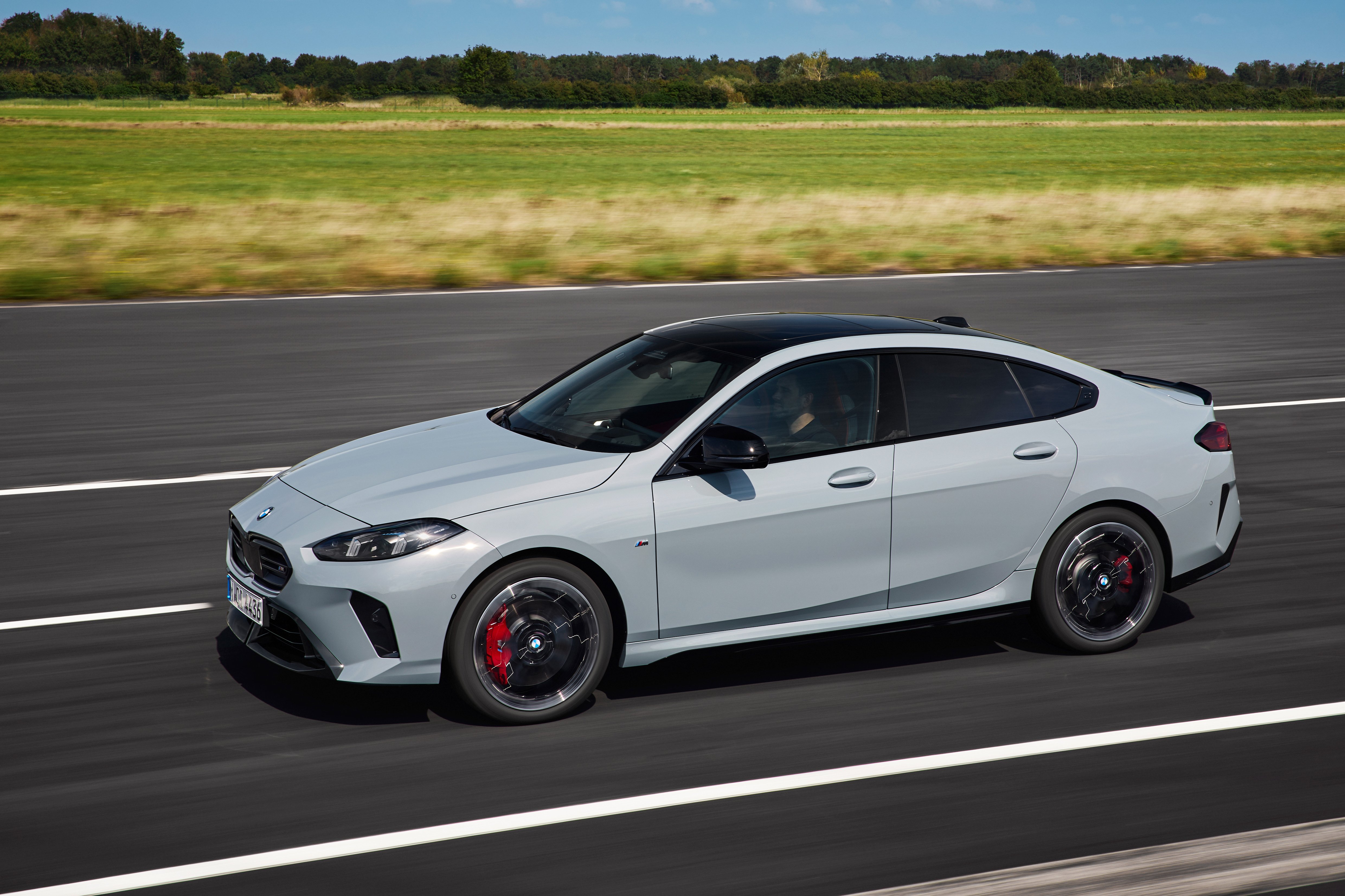 BMW】E90/3シリーズより6mm大きいF74/2series Gran Coupe登場