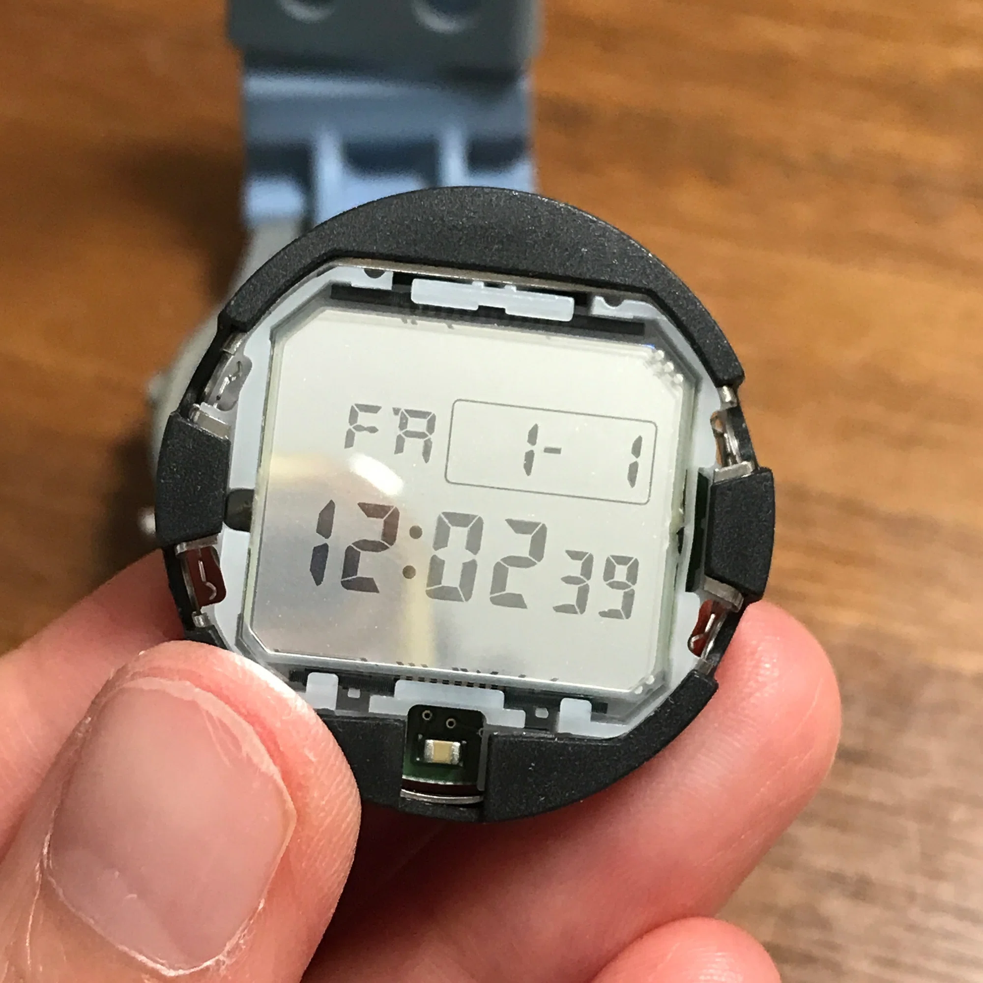 G-SHOCKの電池交換をします②｜くろこ ハイブランドリユース｜ママ起業 