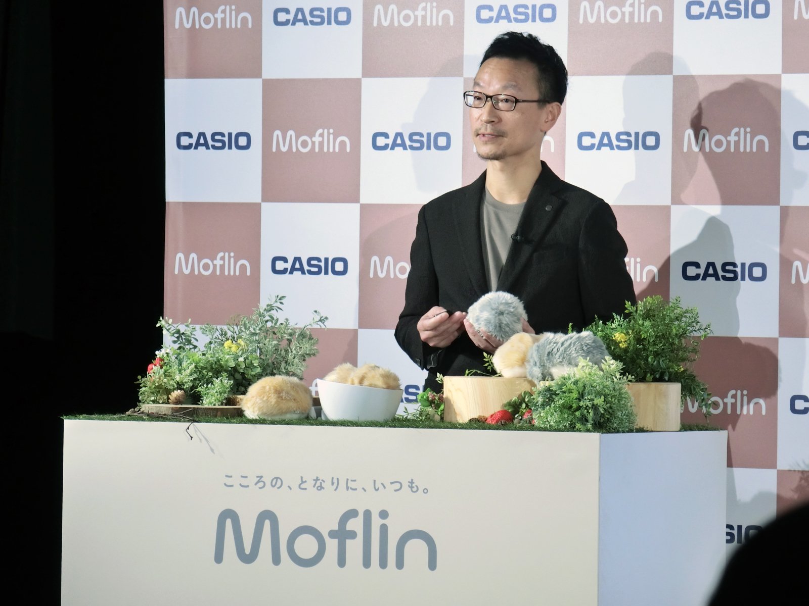 モフモフのこの子は一体なにもの？カシオ「Moflin」をお披露目しました