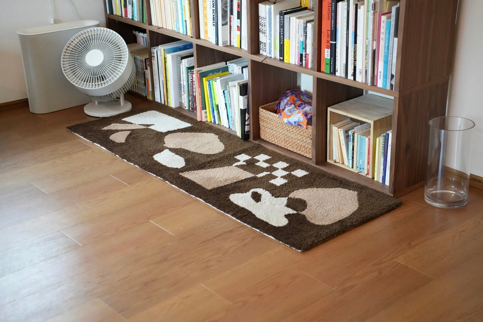 From pure white yarn to vibrant rugs. The charm of MYTONE