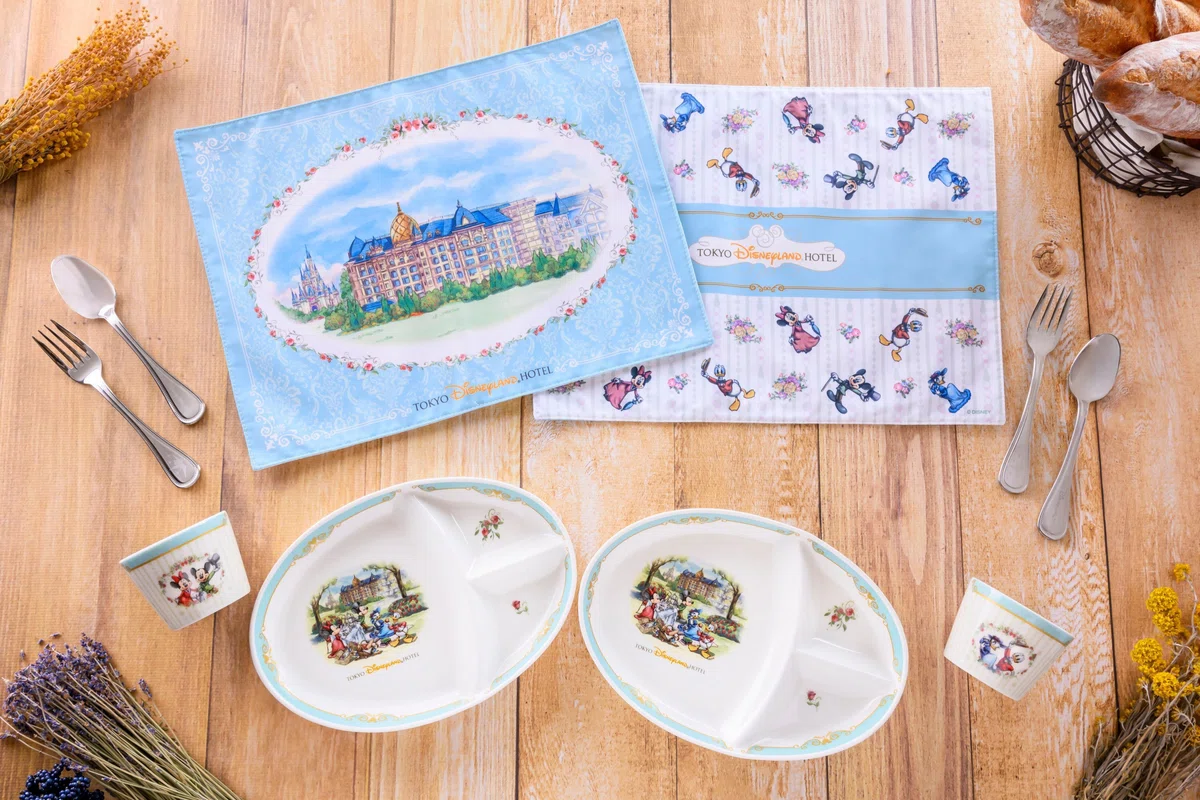 東京ディズニーランドホテル」宿泊者限定のオリジナルプレートセットを 