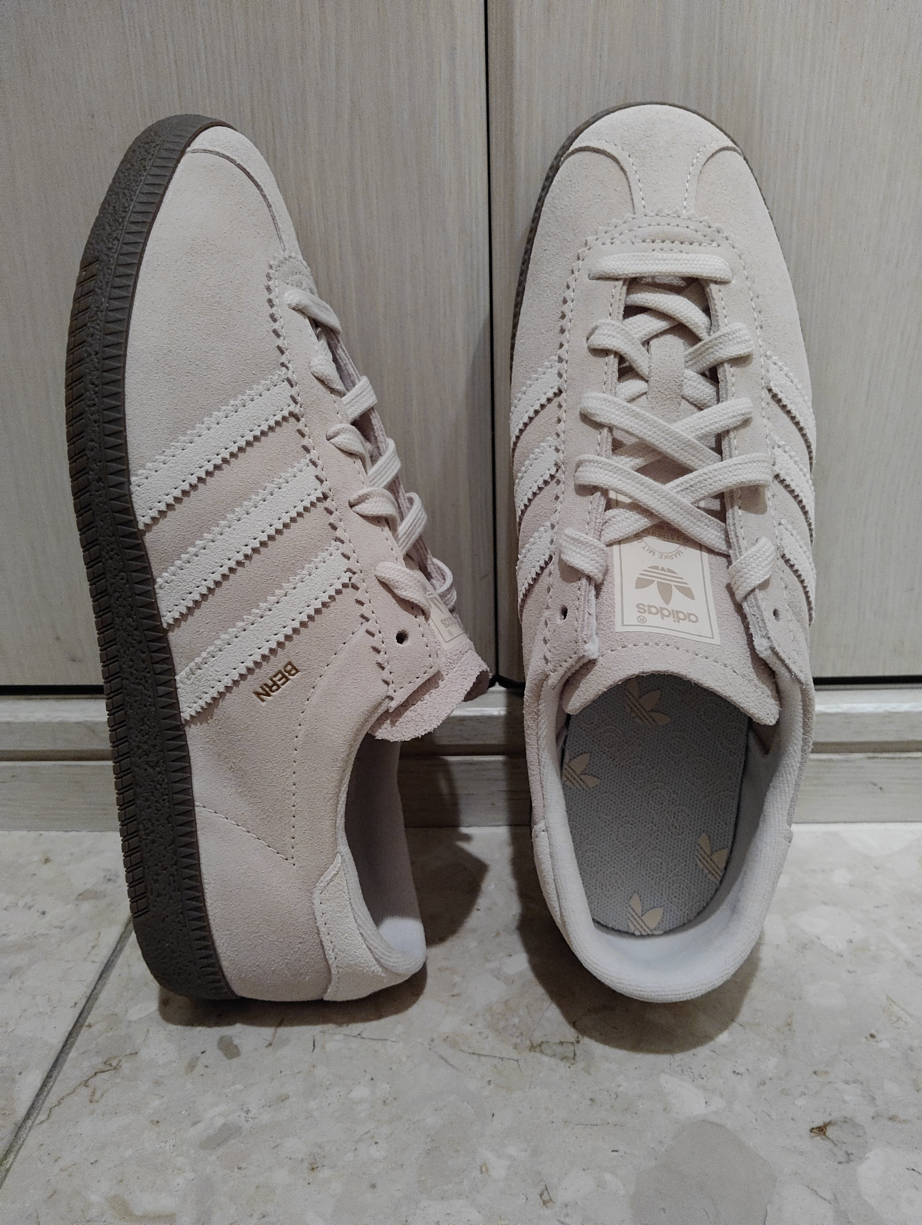 ベルン/BERN adidas スニーカー ベージュ adidas（アディダス）ベルン