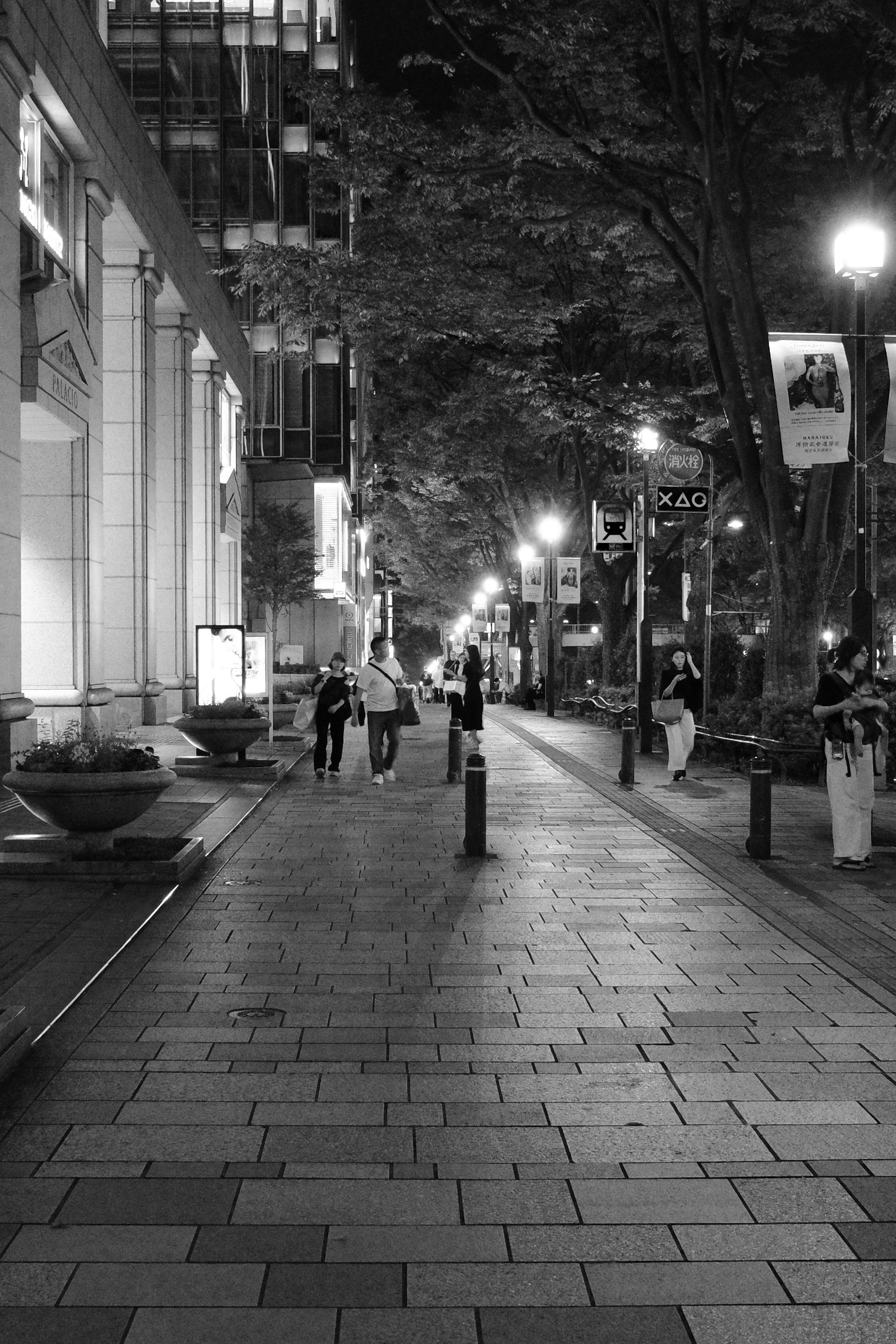 6 GRⅢ HDFとモノクロの夜（表参道／東京）｜写真とひとり散歩