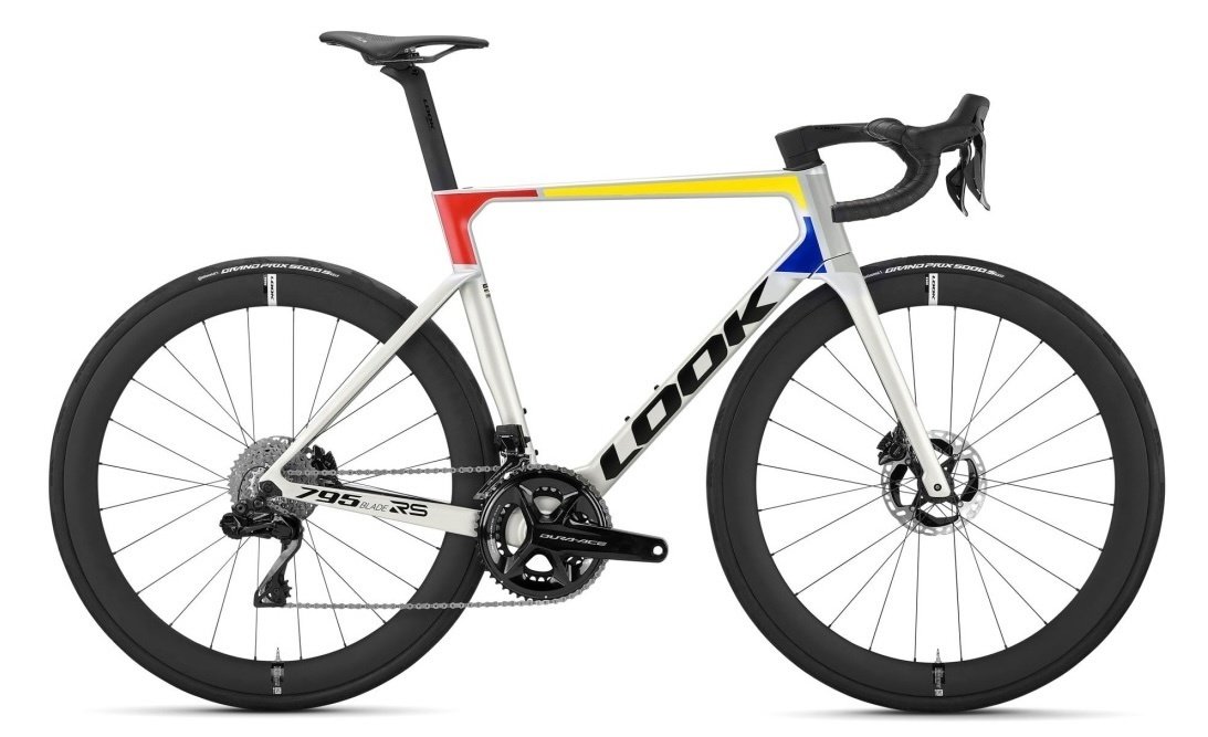 ☆早い者勝ち☆ビアンキロードバイク サイズ50 sora&バイクタワー&メンテナンス用品&チェーン&空気入れ全て ☆早い者勝ち☆ビアンキロードバイク サイズ50 sora&バイクタワー