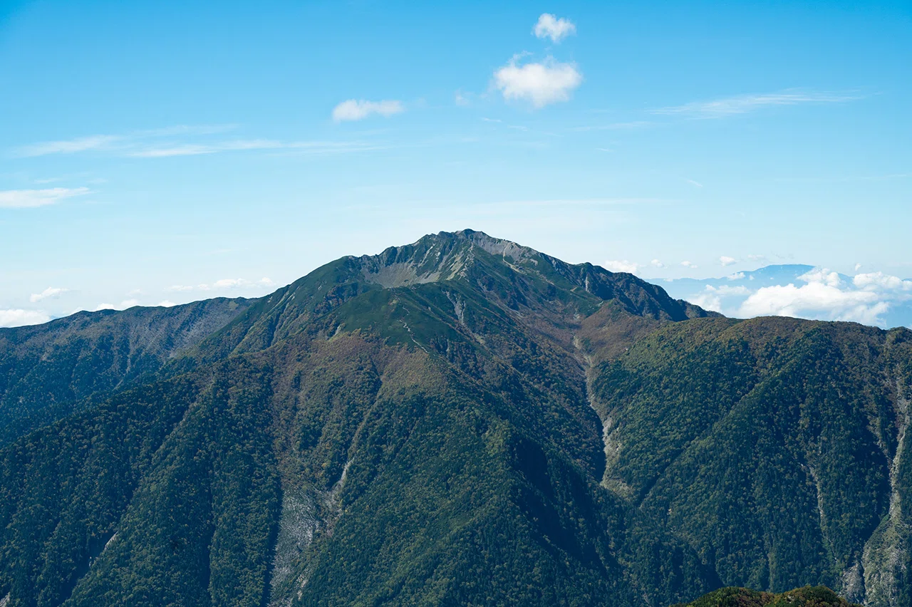 テント泊からのぼる麗しき岩山〜甲斐駒ヶ岳〜｜ほんだよしこ | 山と旅