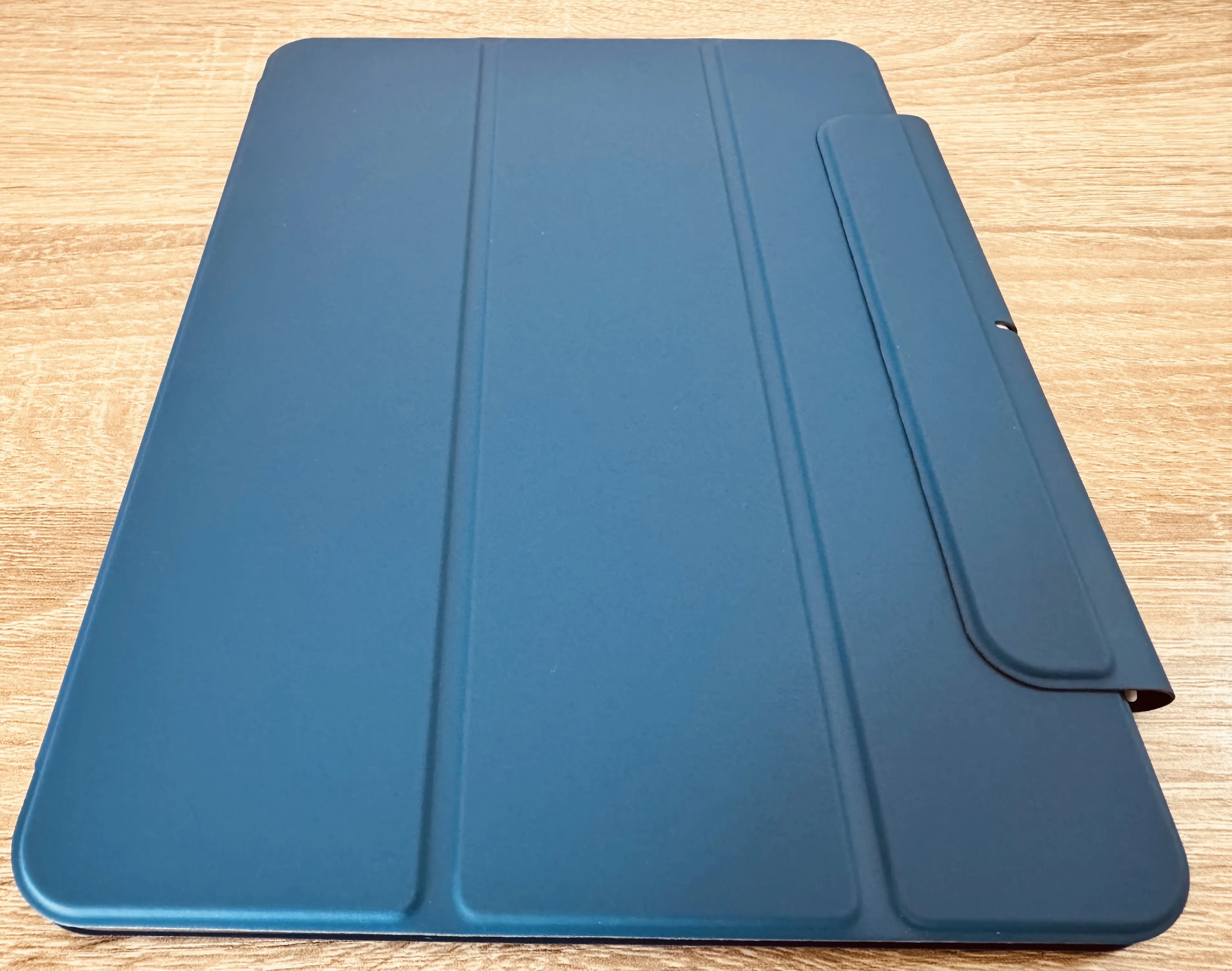 I bought a new case for my iPad Pro. ESR iPad Pro 11-inch case ...
