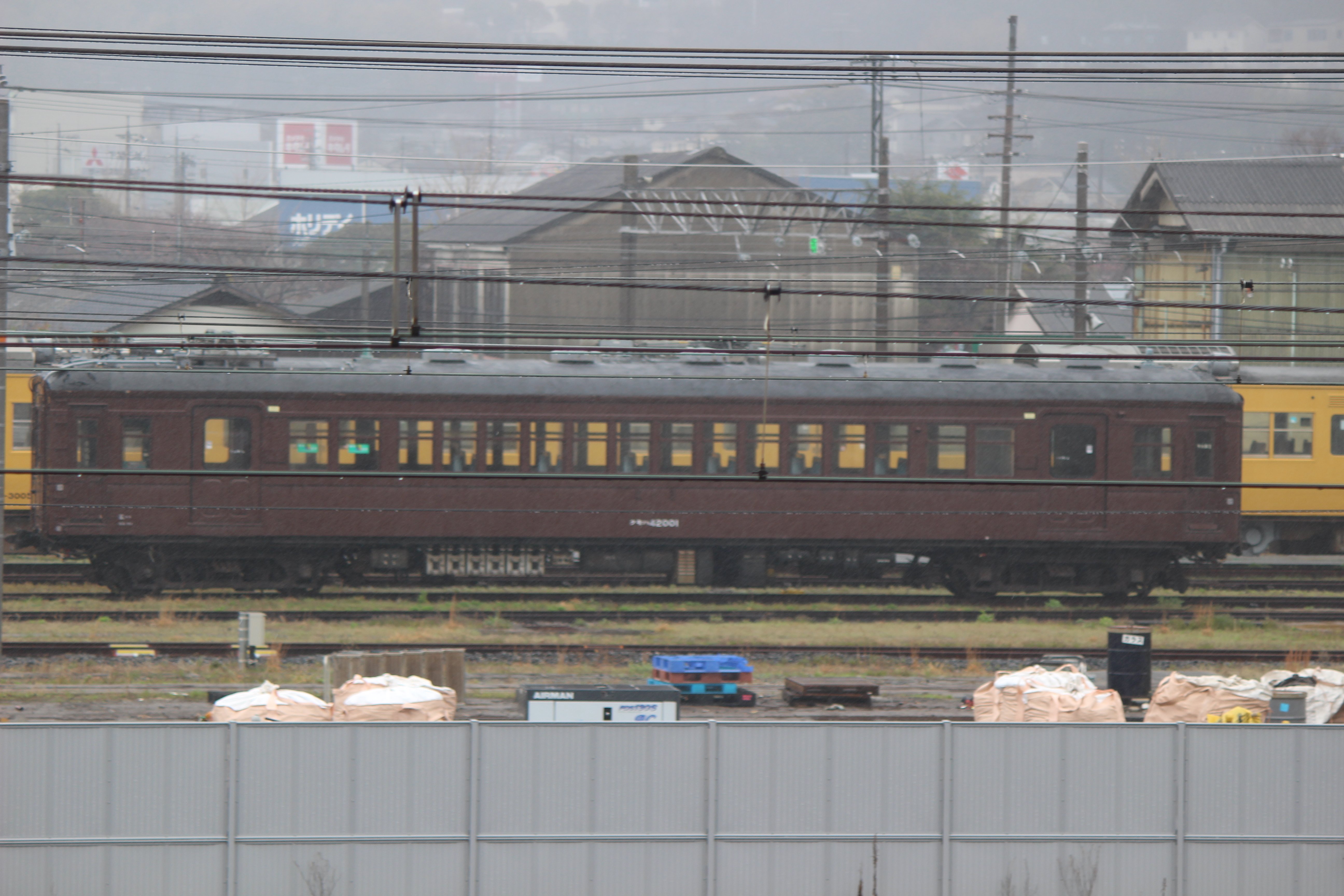 国鉄番号板クモハ１００−１３５掘り字 jnrKUMOHA12-1g.jpg