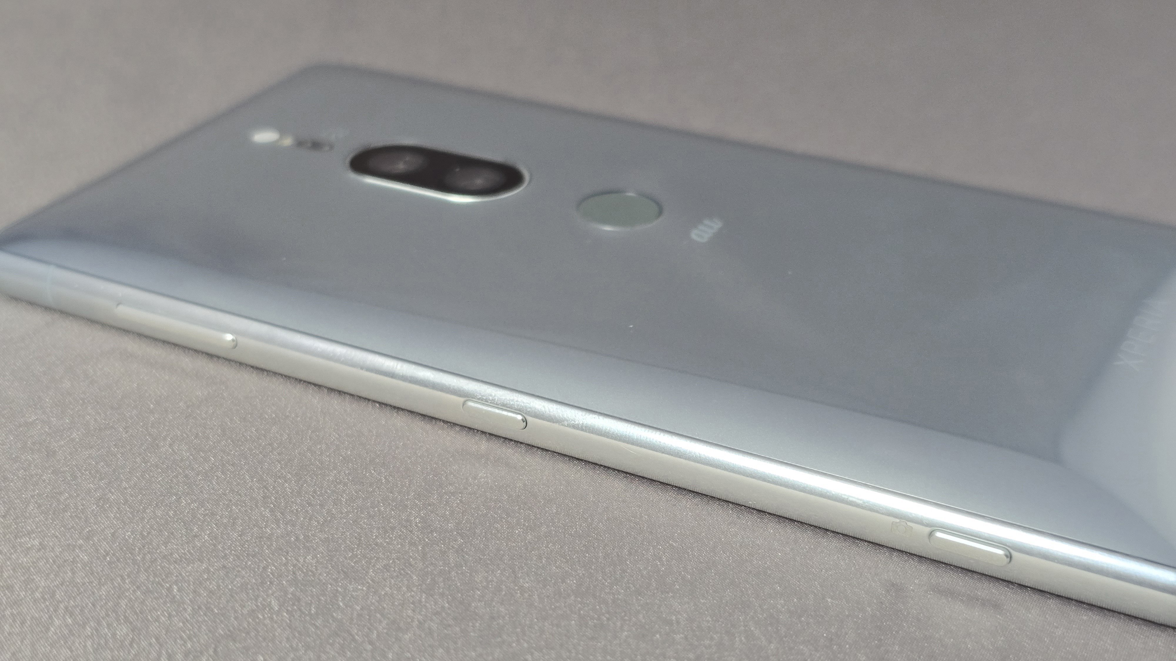 Xperia XZ2 Premium中古auモデル使用感レビュー|16:9比率で5.8 Xperia XZ2 Premium中古auモデル使用感レビュー|16:9比率で5.8