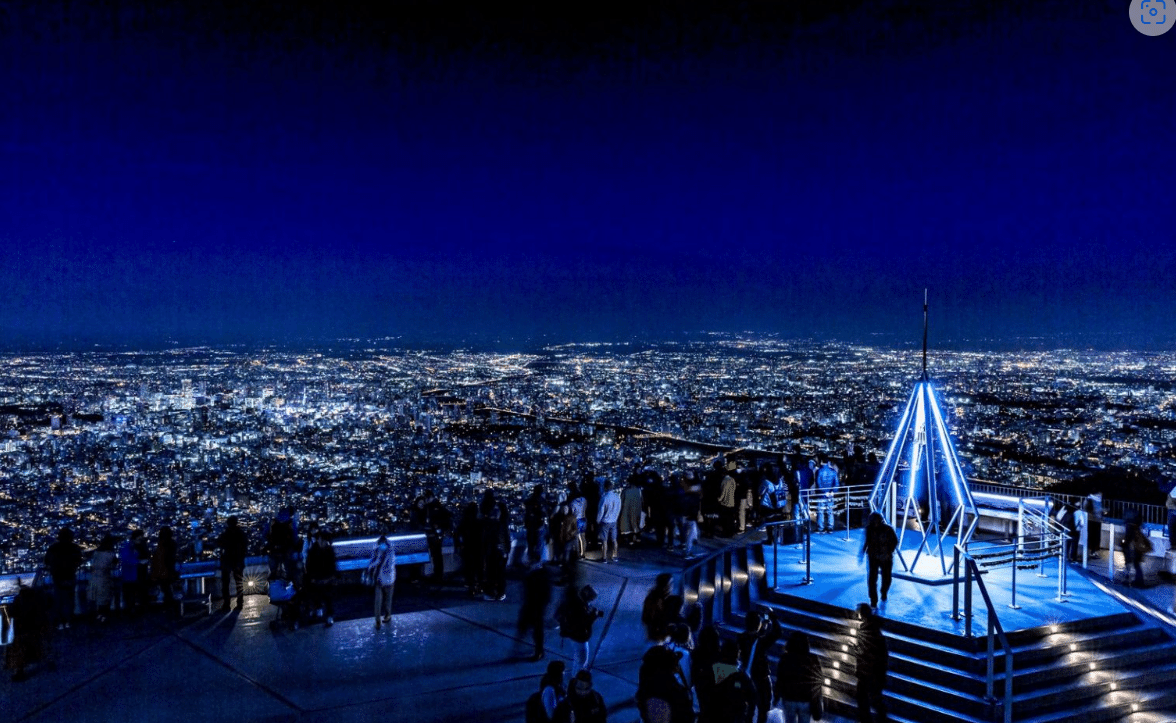札幌市藻岩山頂展望台 北海道観光記念 札幌の夜景✨藻岩山展望台👀スーパームーン＆彗星の夜🥰標高531m