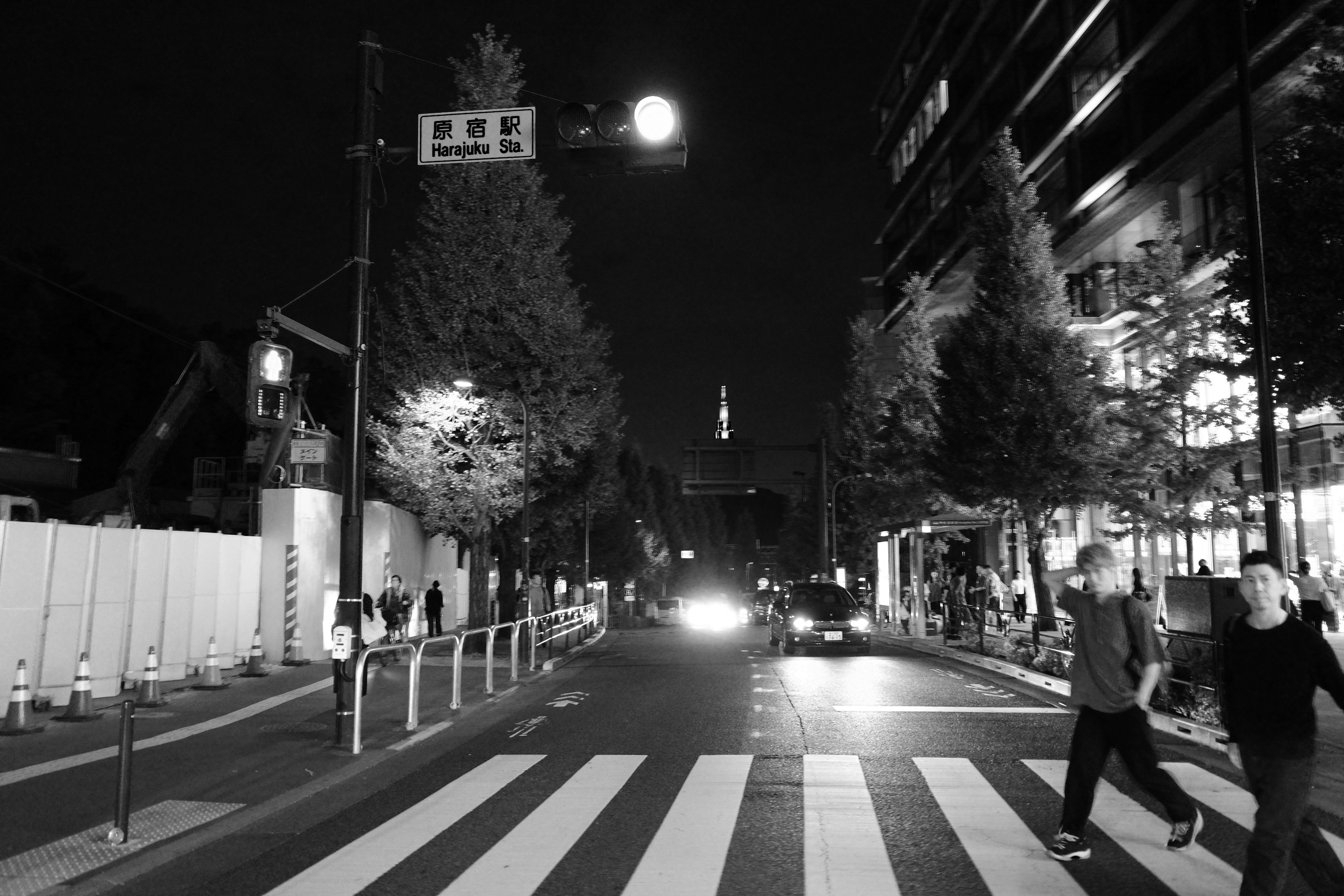 送料無料 店舗 6 GRⅢ HDFとモノクロの夜（表参道／東京）｜写真とひとり散歩 写真・グラフィック
