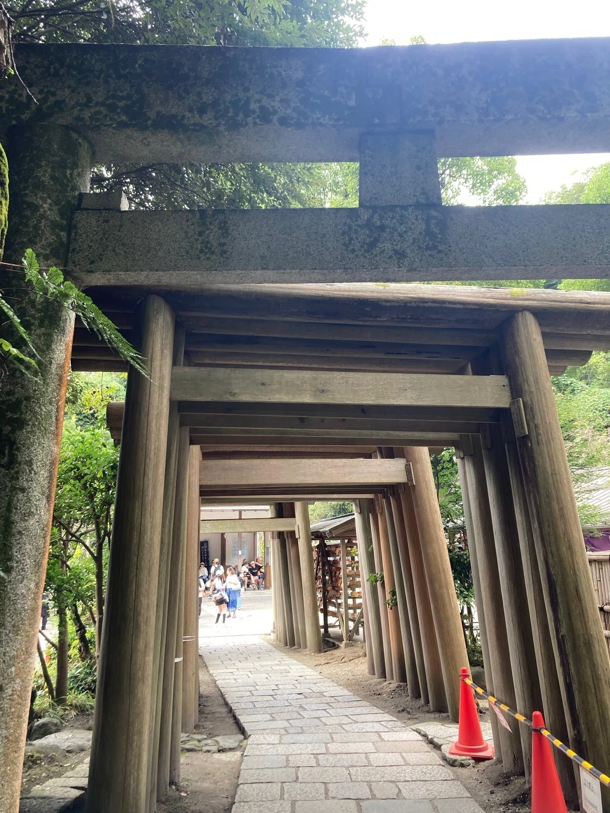 銭洗弁財天の鳥居