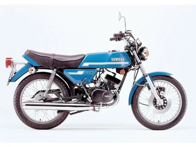 YAMAHA RD125丸タンク青 ヤマハRD部品取り一式 YAMAHA RD125丸タンク青 ヤマハRD部品取り一式 【公式通販】