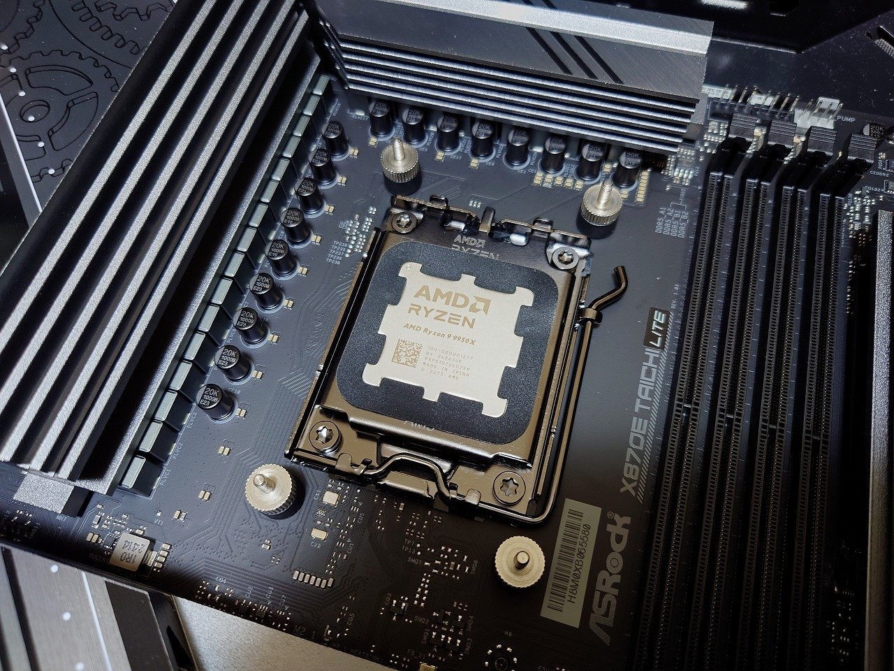AM5環境へ更新:RyZen9 9950Xと仲間たち・構成パーツ概要編|香 AM5環境へ更新:RyZen9 9950Xと仲間たち・構成パーツ概要編|香