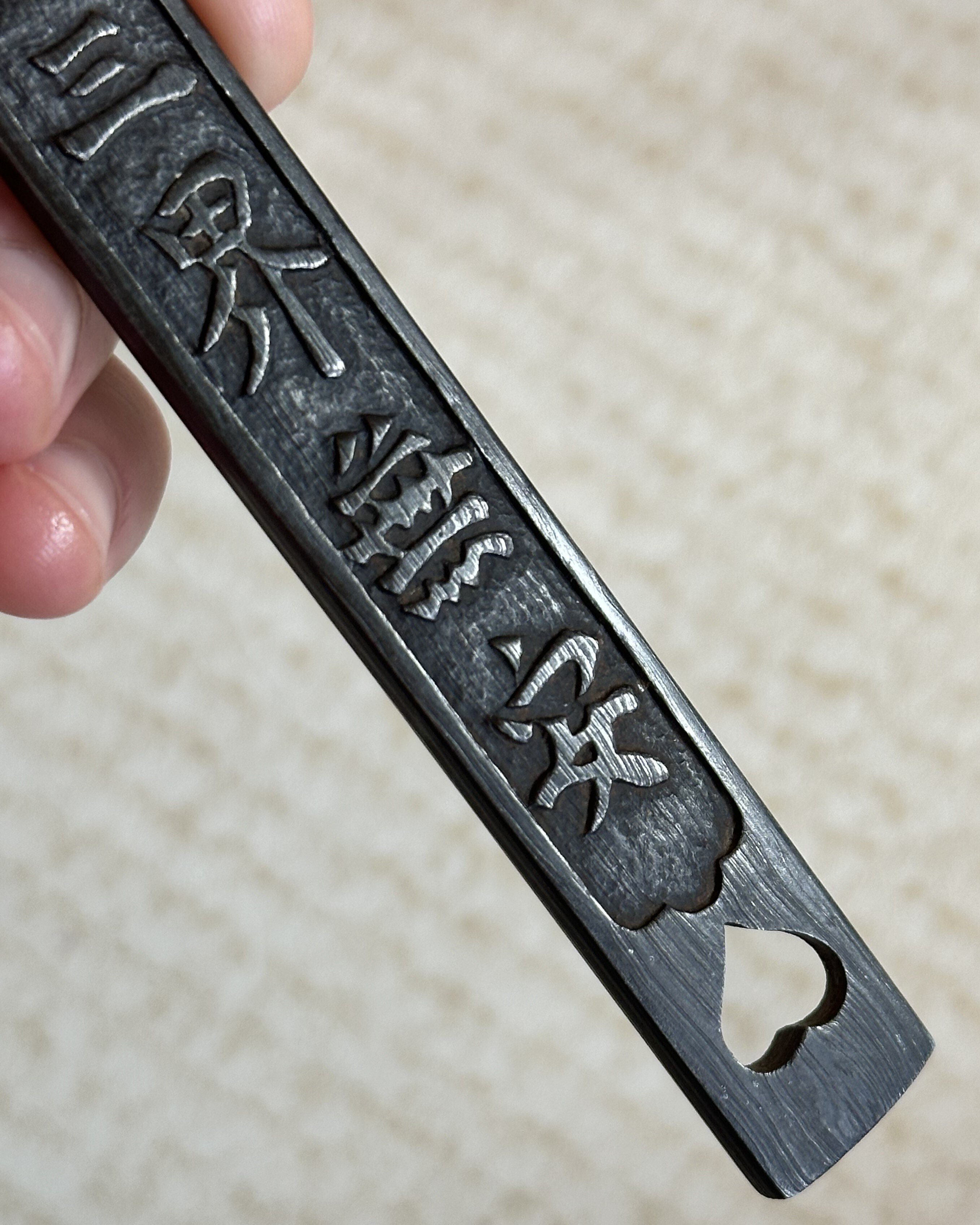 成木鐔㉙ 日光下での鉄色比較｜刀箱師の日本刀ブログ 中村圭佑