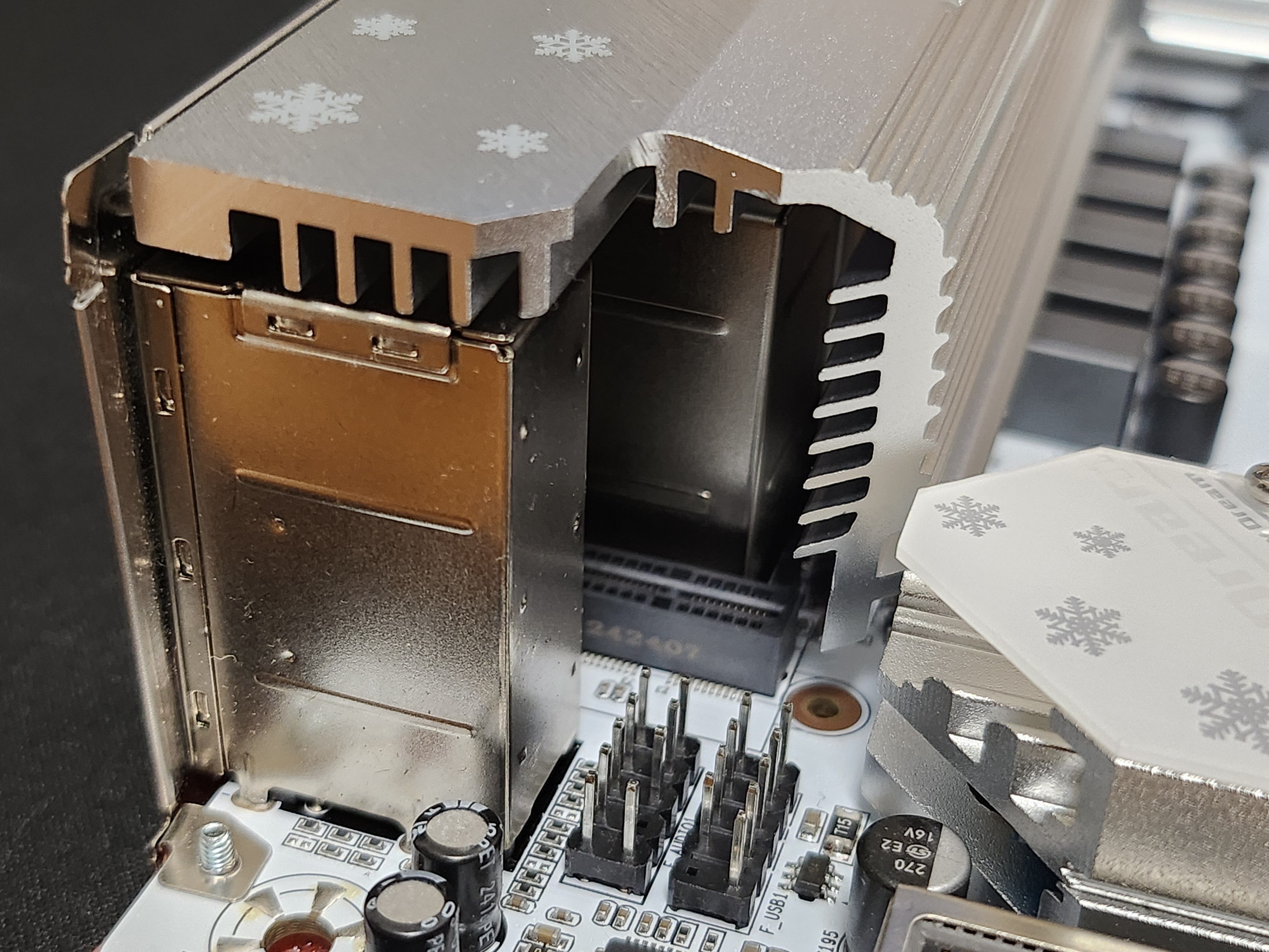 SFFで作る白色サブPC#1 ~中華製マザボとCPUのレビュー~ ｜Shima
