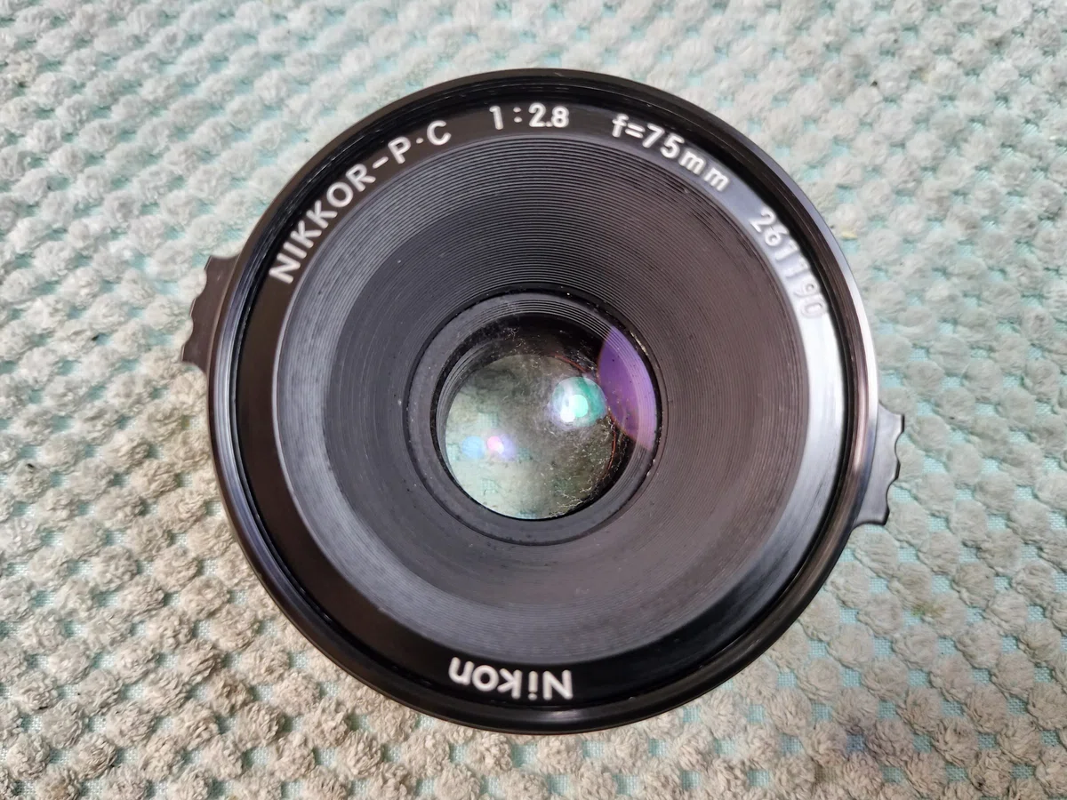 Nikon NIKKOR-P.C 75mm F/2.8 BRONICAの分解｜フィルムカメラ修理の 