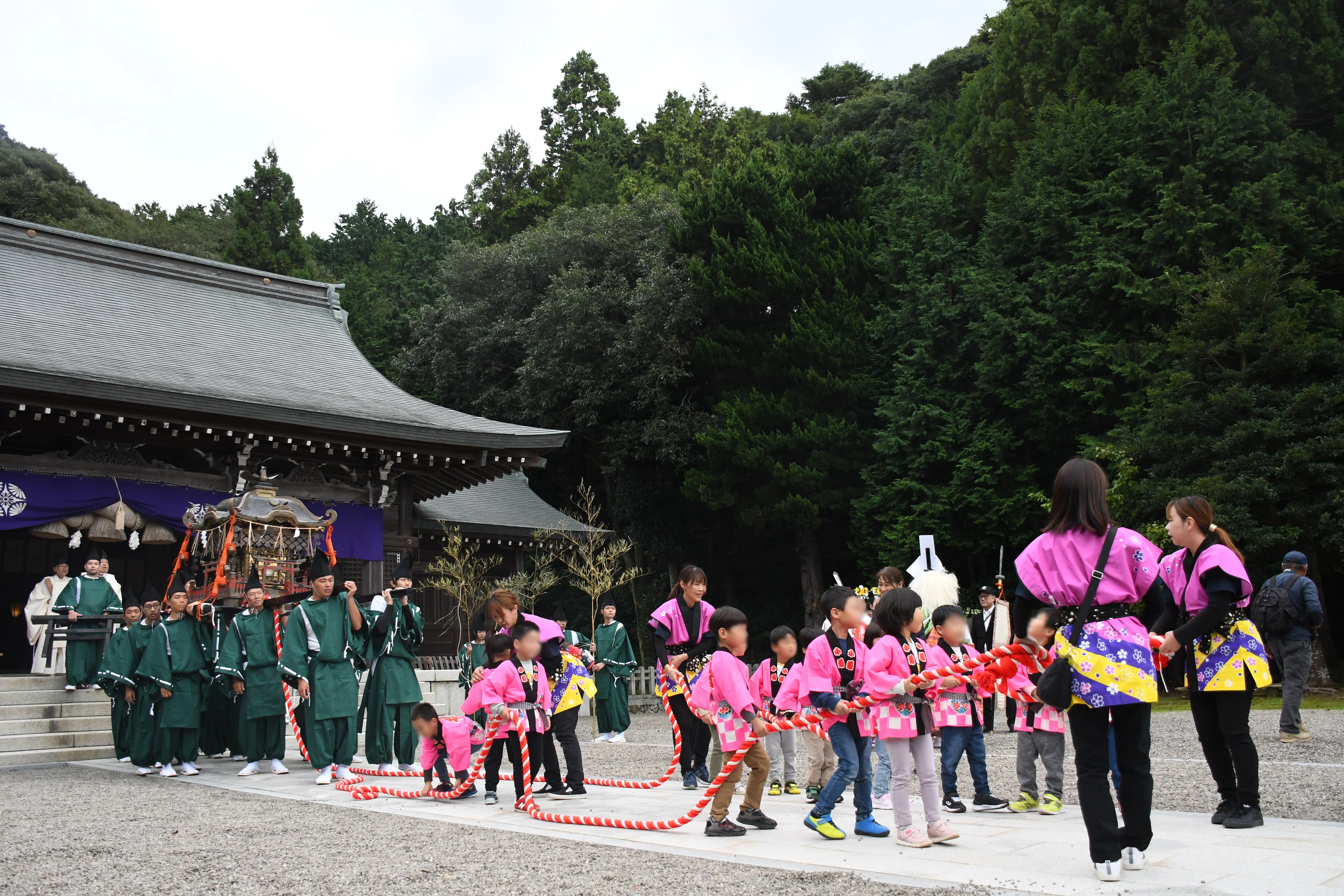 後鳥羽天皇をお祀りする、隠岐神社。85年の歴史と5年ぶりのお神輿