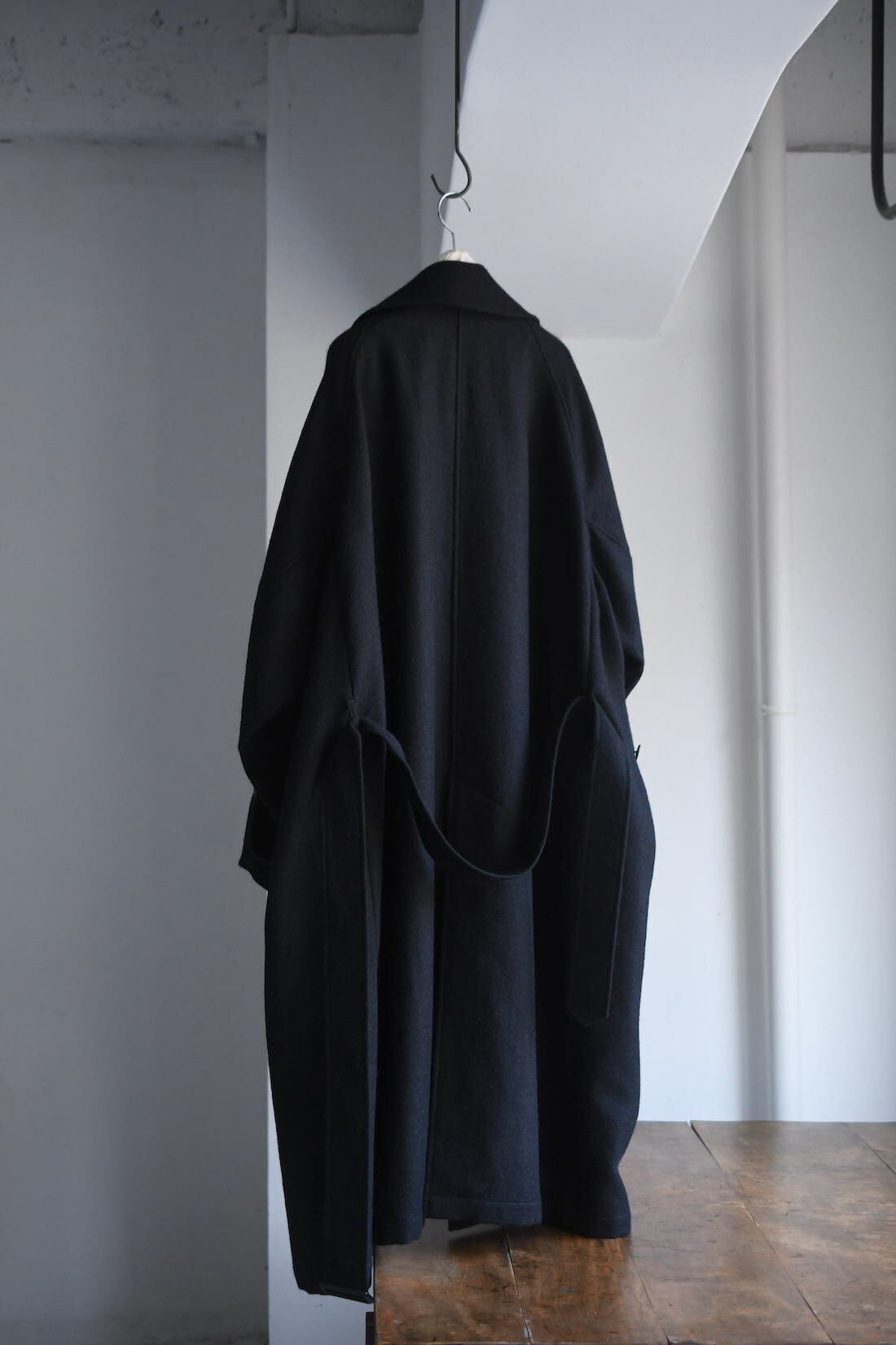 【新品未使用　希少】 ANTOS　BIG COAT - BLACK ANTOS BIG COAT - BLACK - PURAS